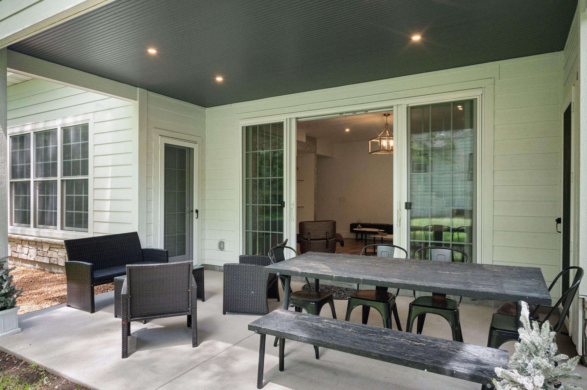 1032 Gardner Street E