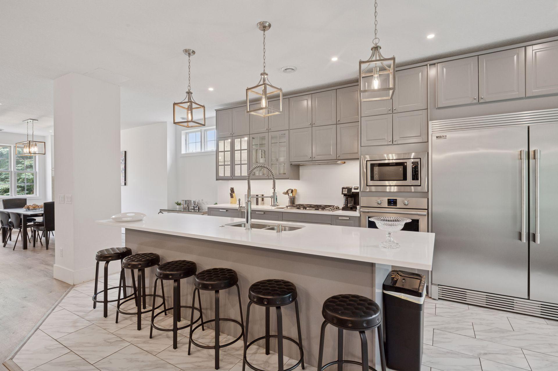 1032 Gardner Street E