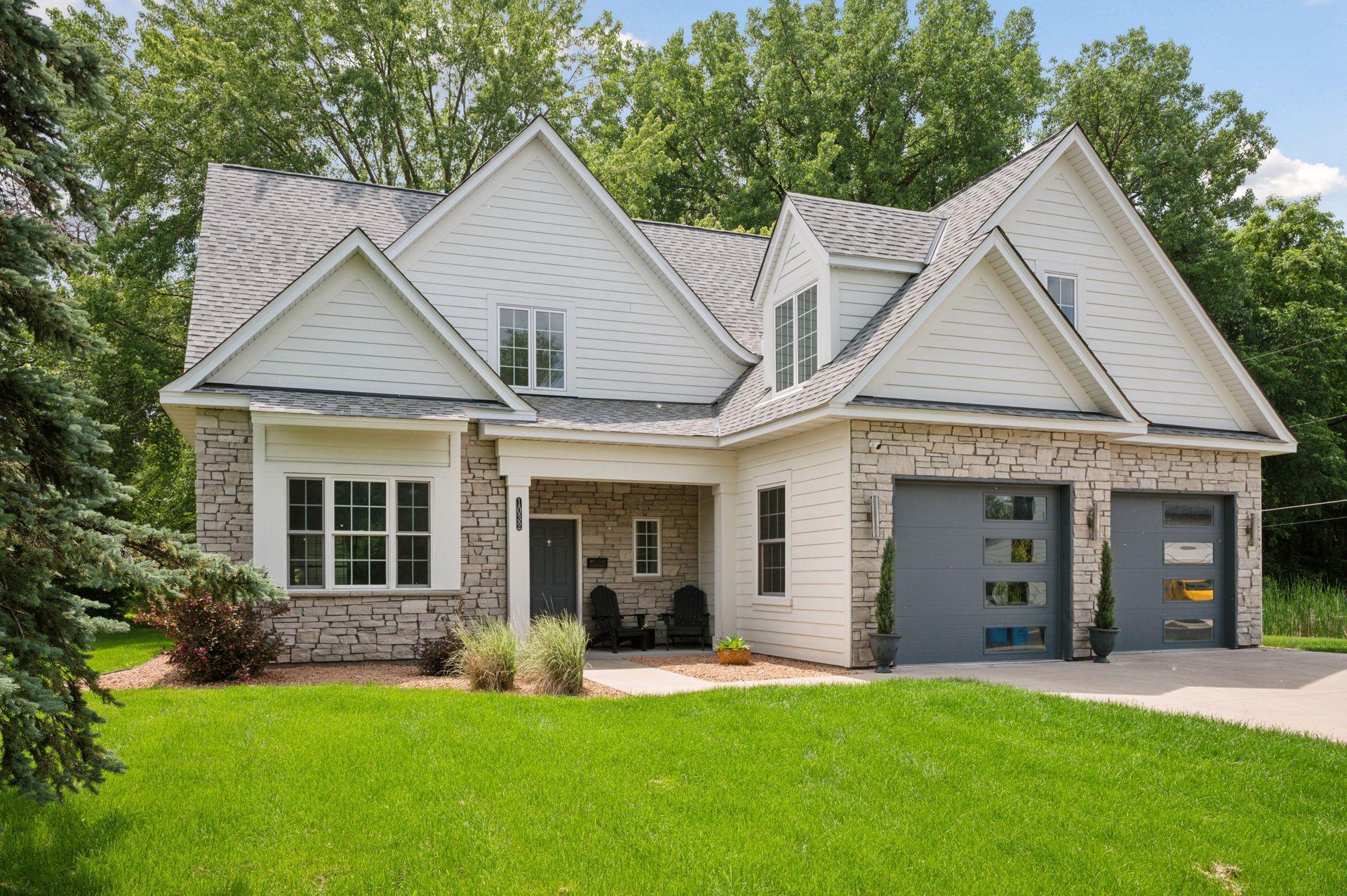 1032 Gardner Street E