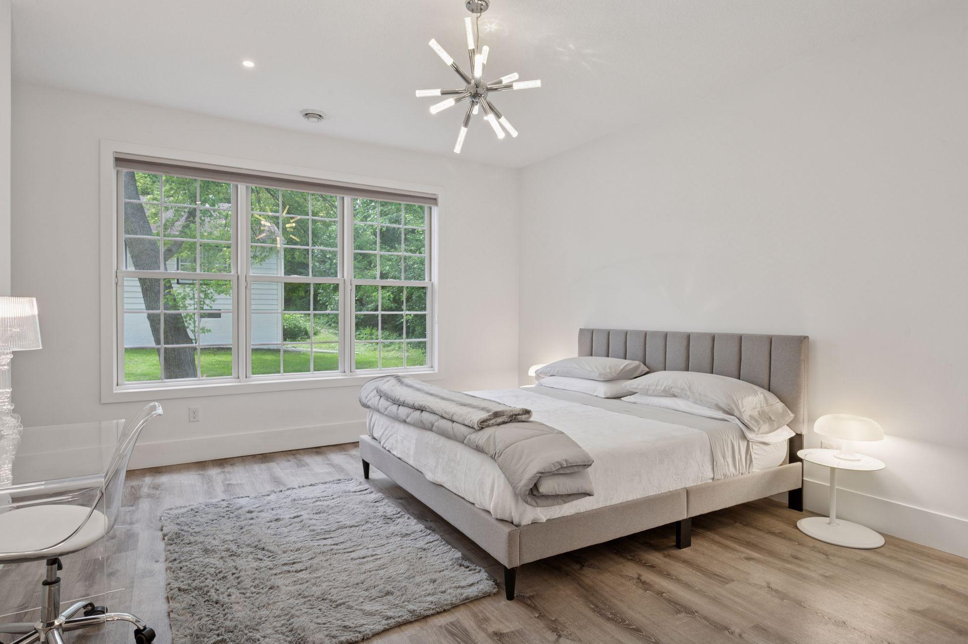 1032 Gardner Street E