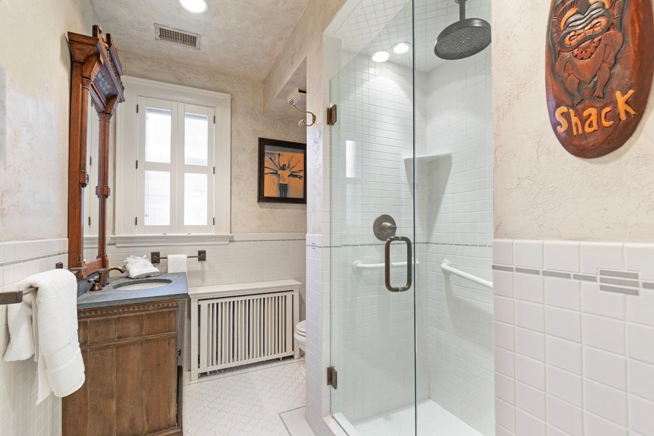 2427 E Lake Of The Isles Parkway