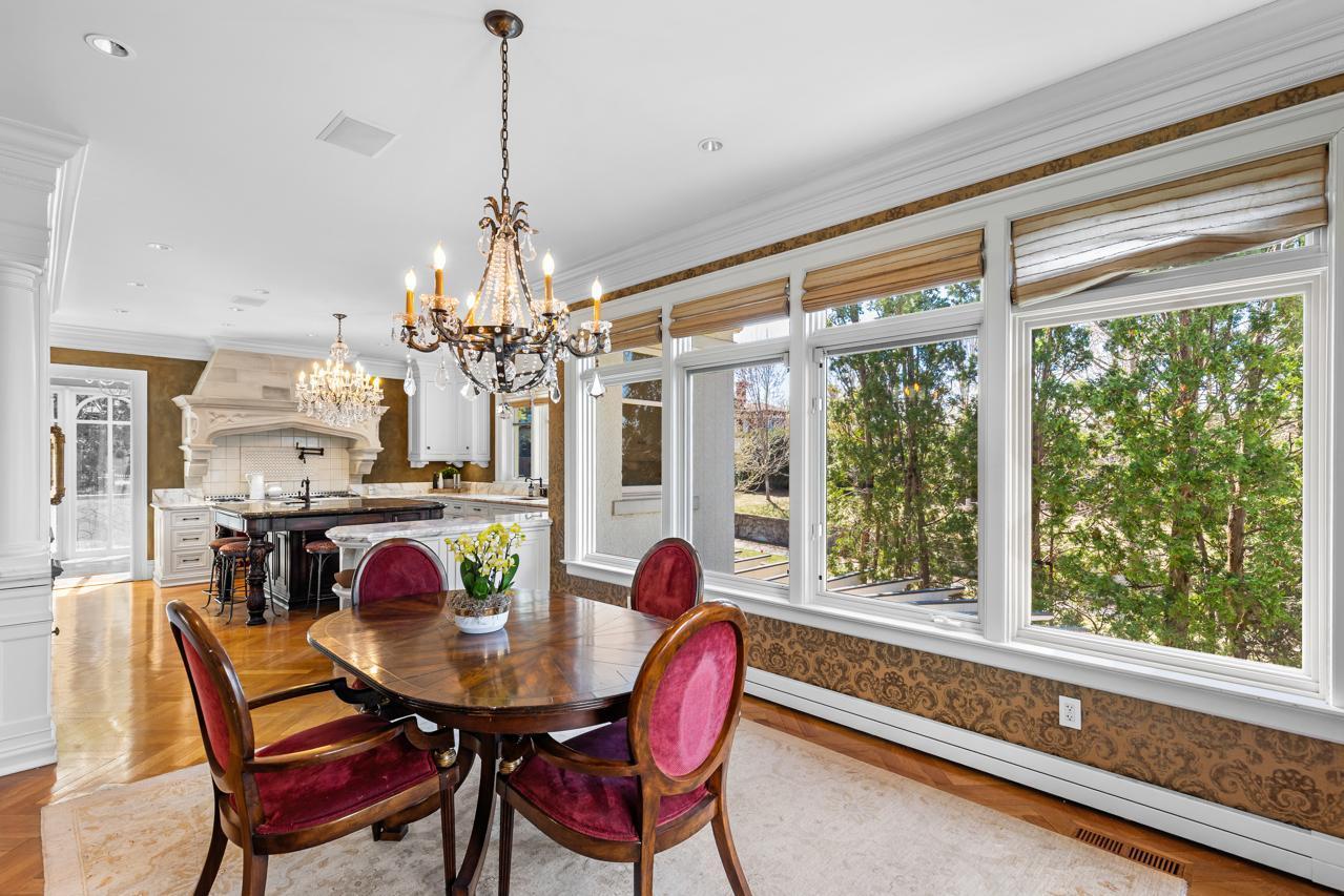 2427 E Lake Of The Isles Parkway