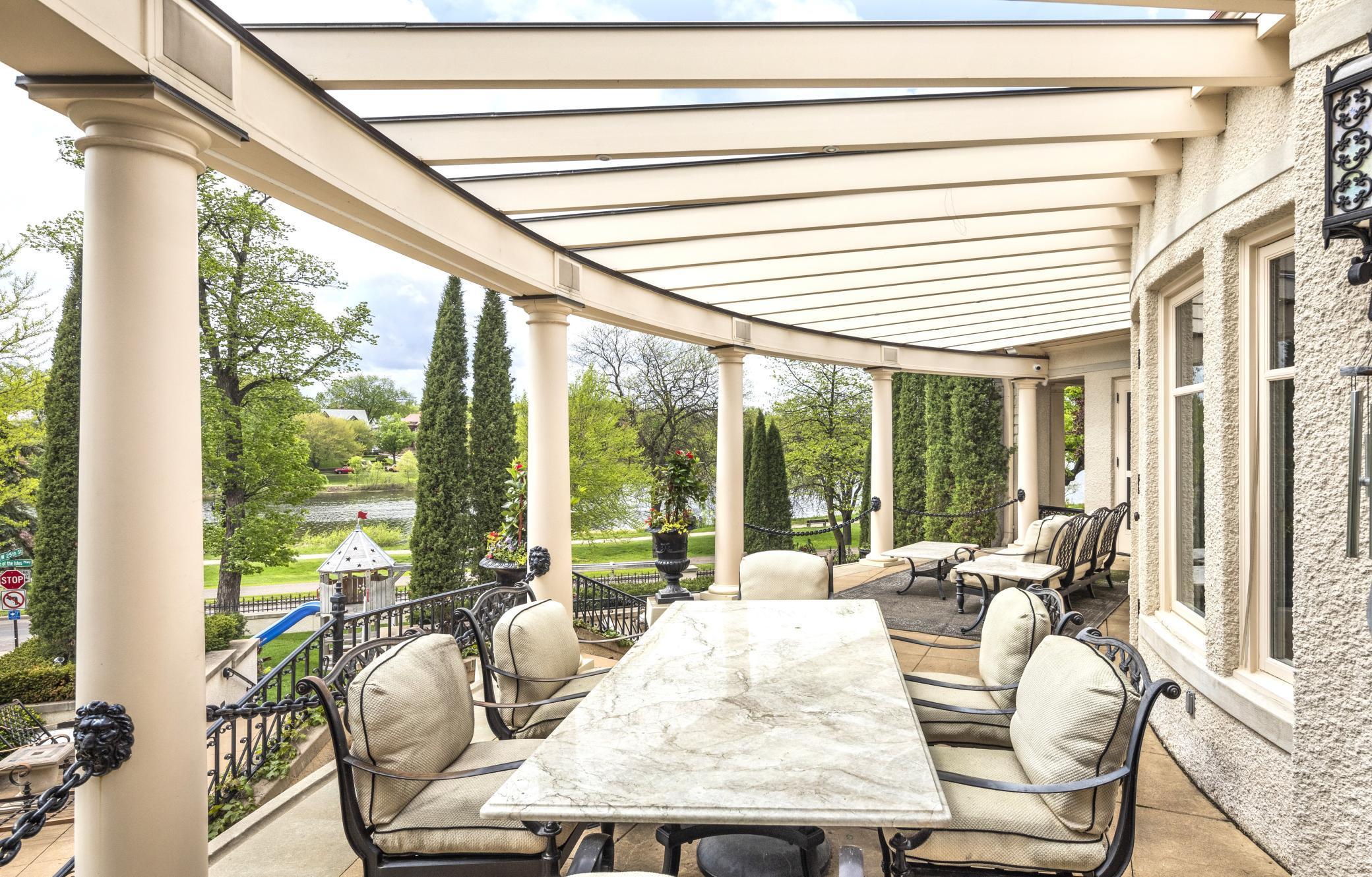 2427 E Lake Of The Isles Parkway