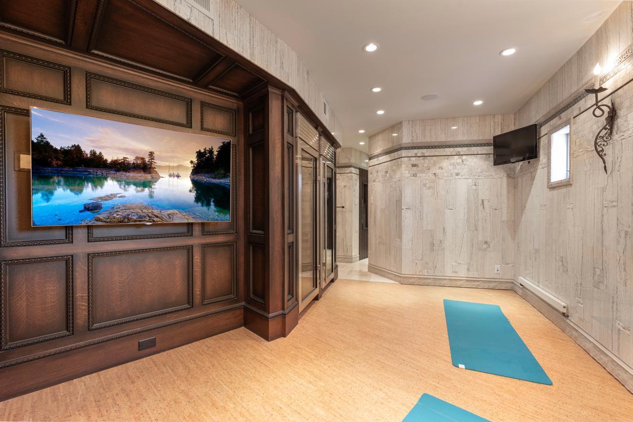 2427 E Lake Of The Isles Parkway