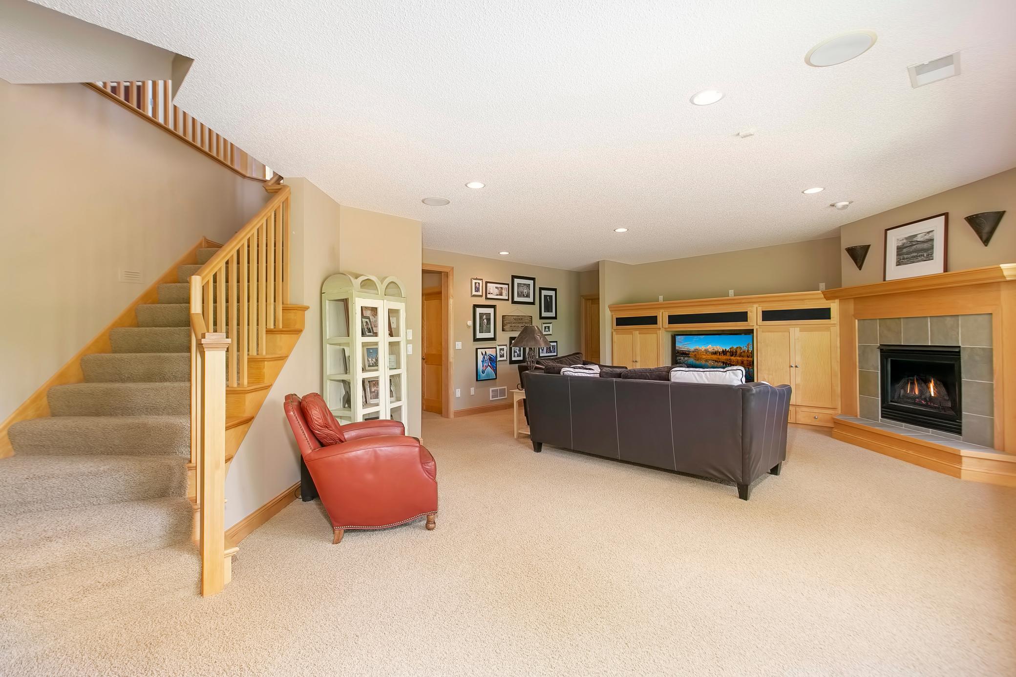 18600 Harrow Avenue N