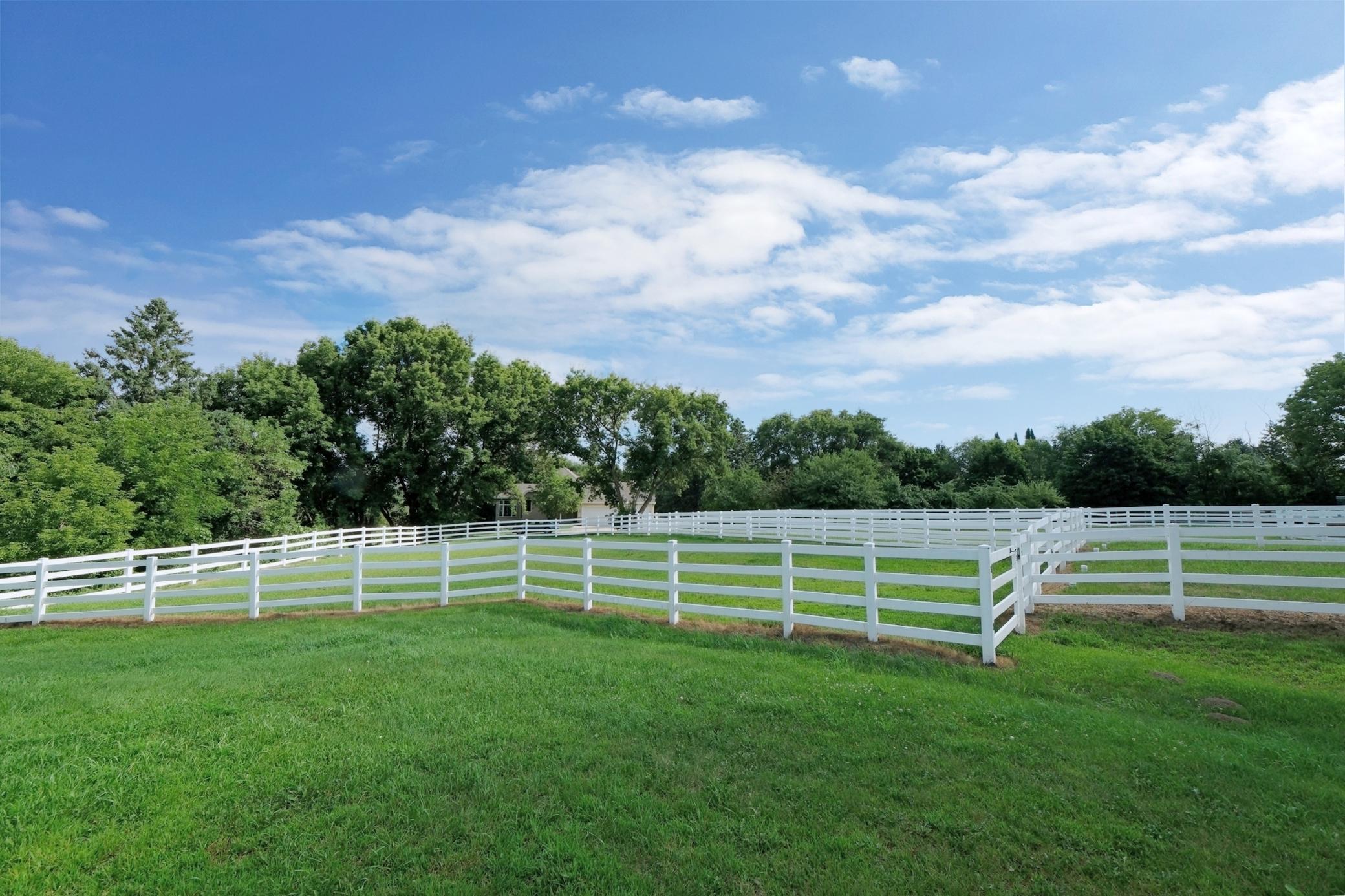 18600 Harrow Avenue N