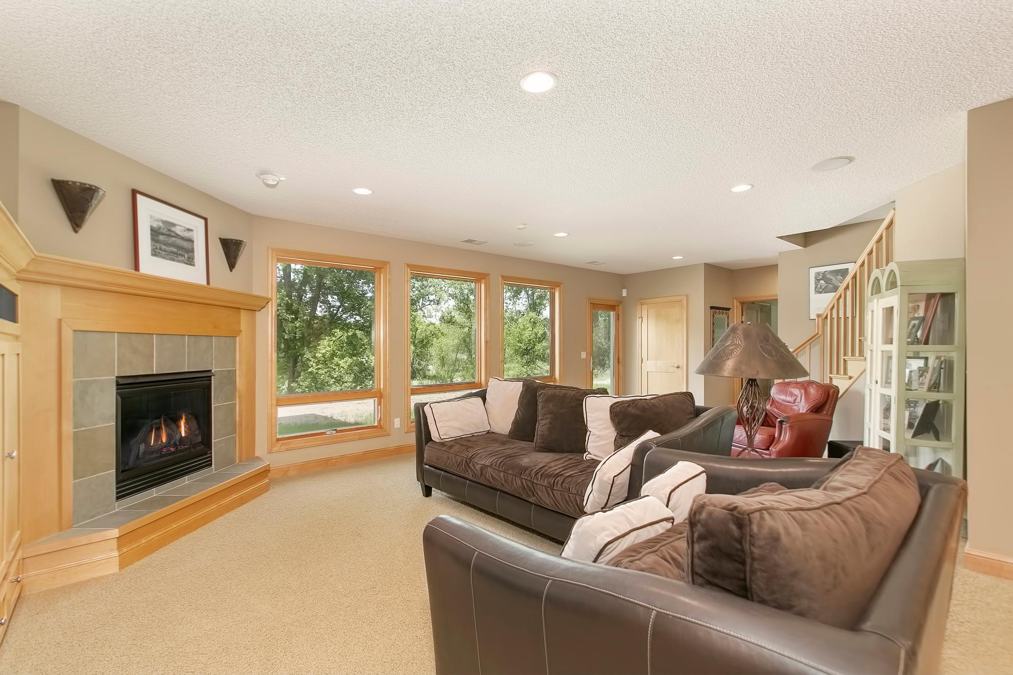 18600 Harrow Avenue N