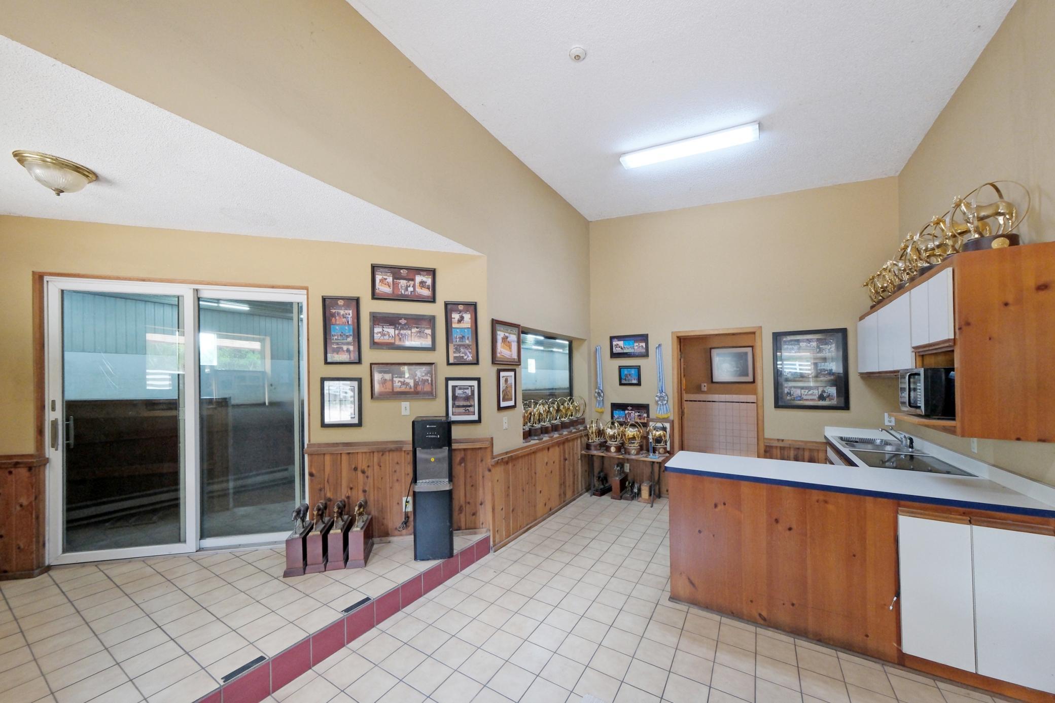 18600 Harrow Avenue N