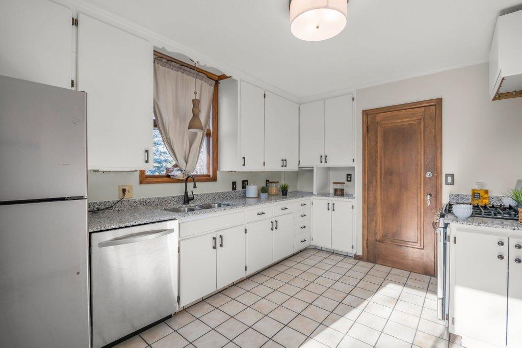 1849 Zephyr Place