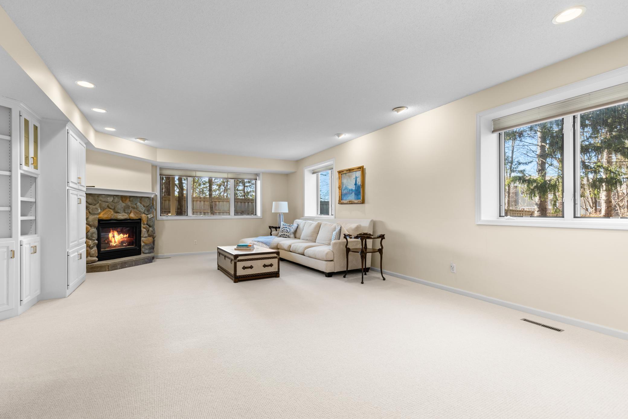 365 Waycliffe Drive S