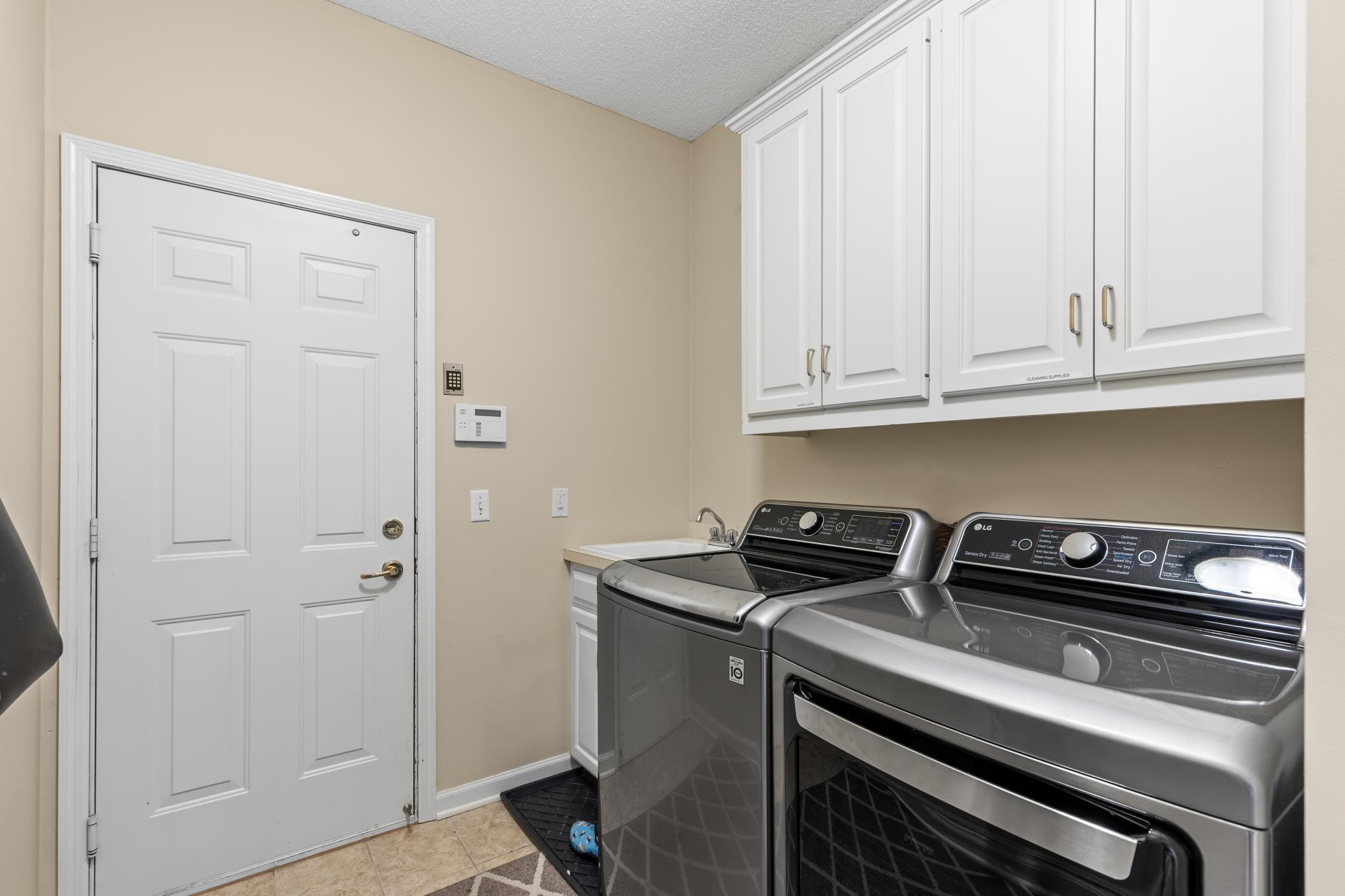 365 Waycliffe Drive S