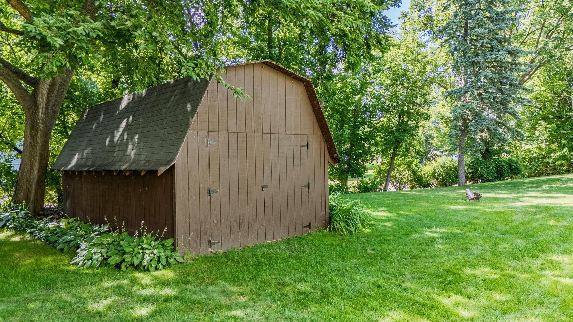 30 Interlachen Lane