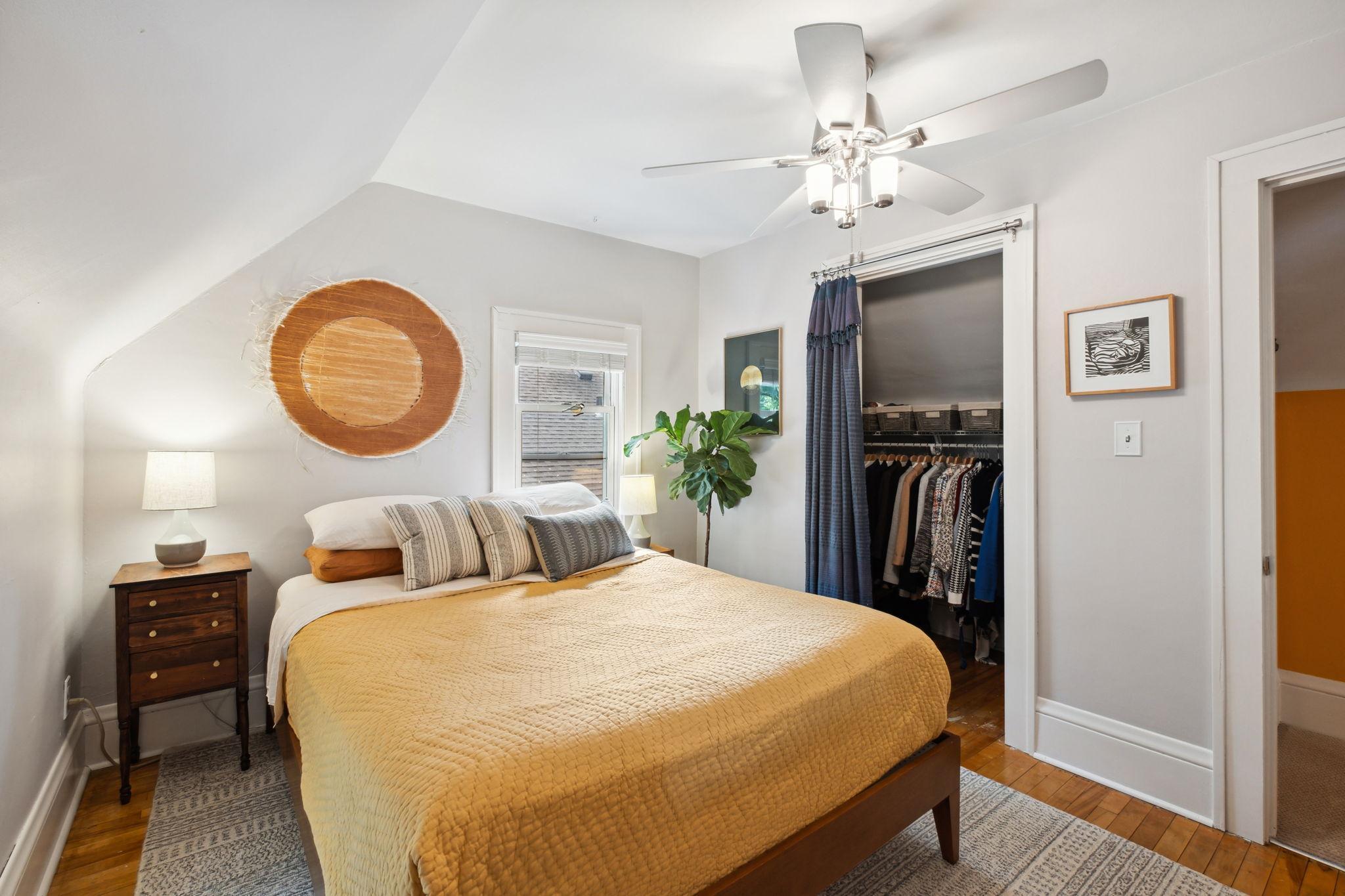 3739 Thomas Avenue N