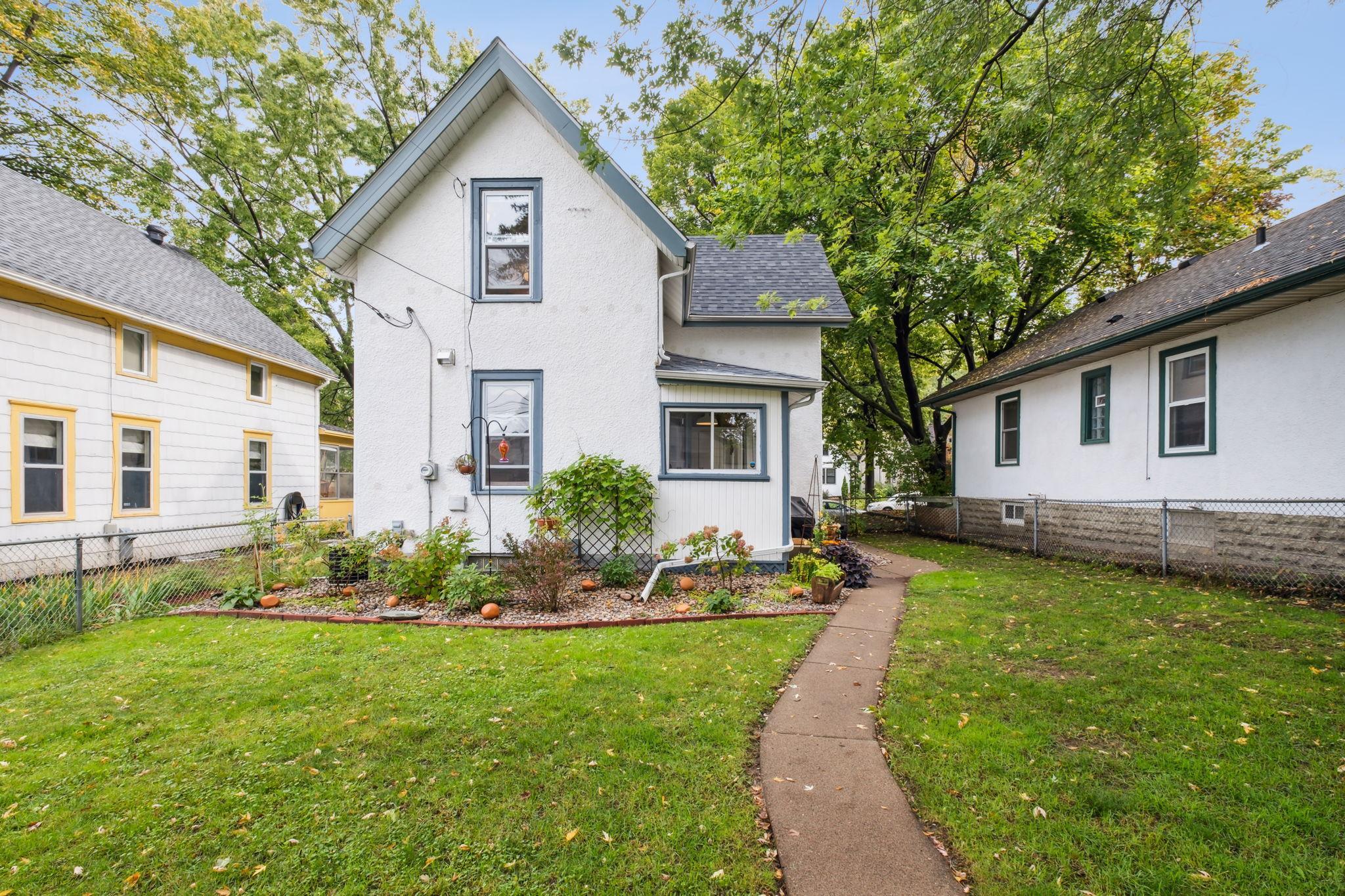 3739 Thomas Avenue N