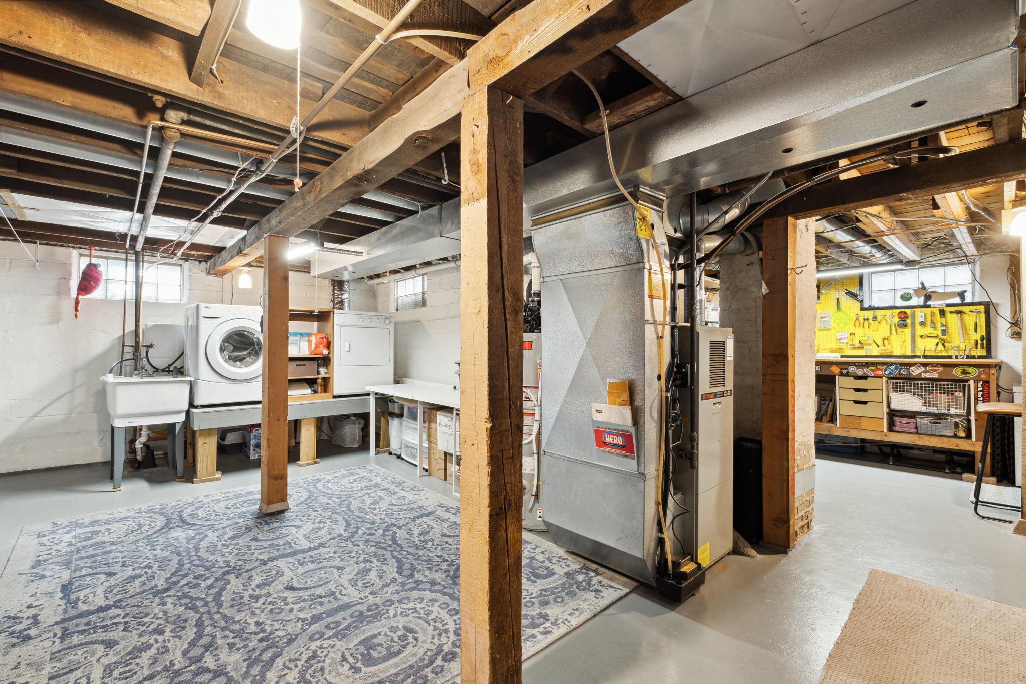 3739 Thomas Avenue N