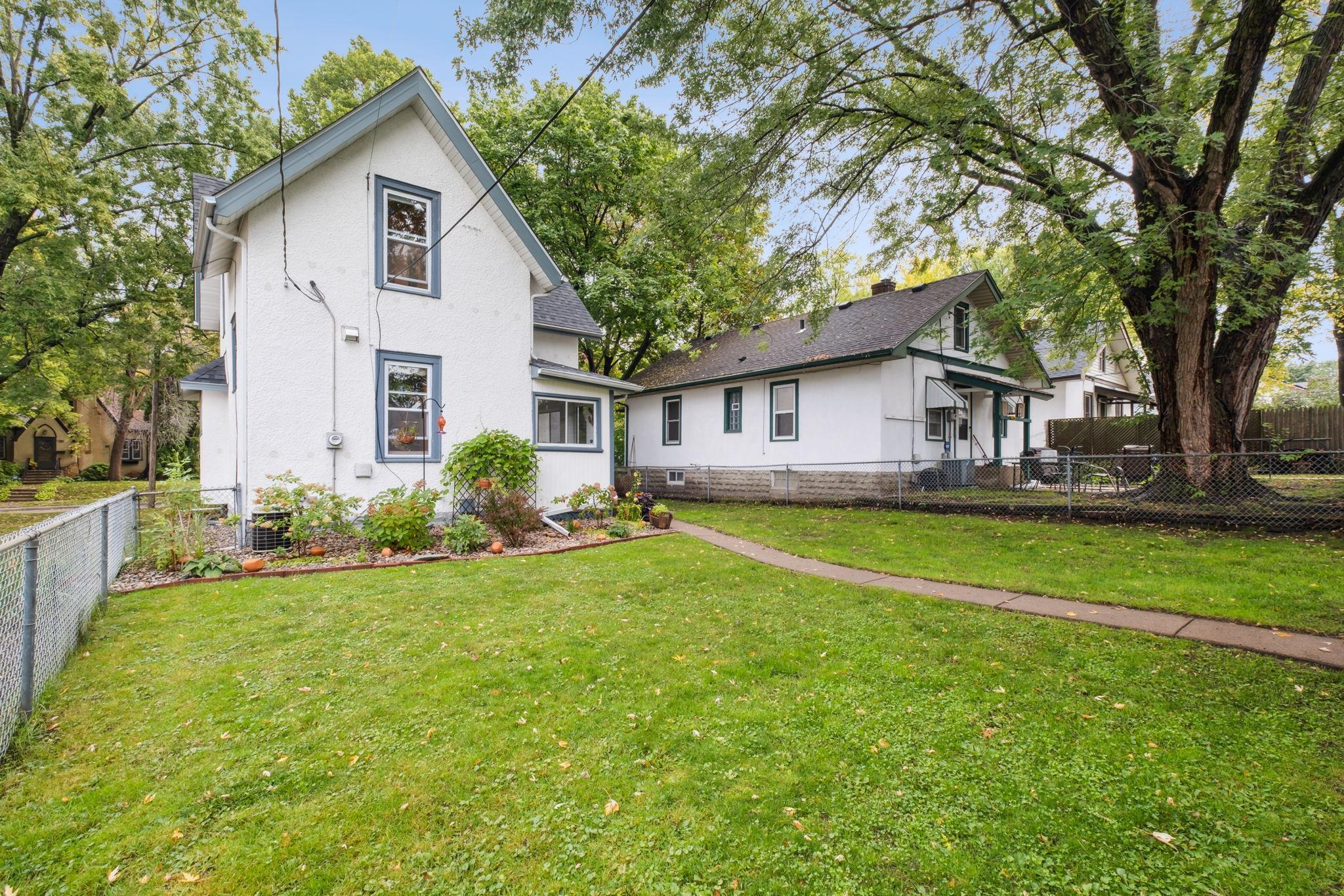 3739 Thomas Avenue N