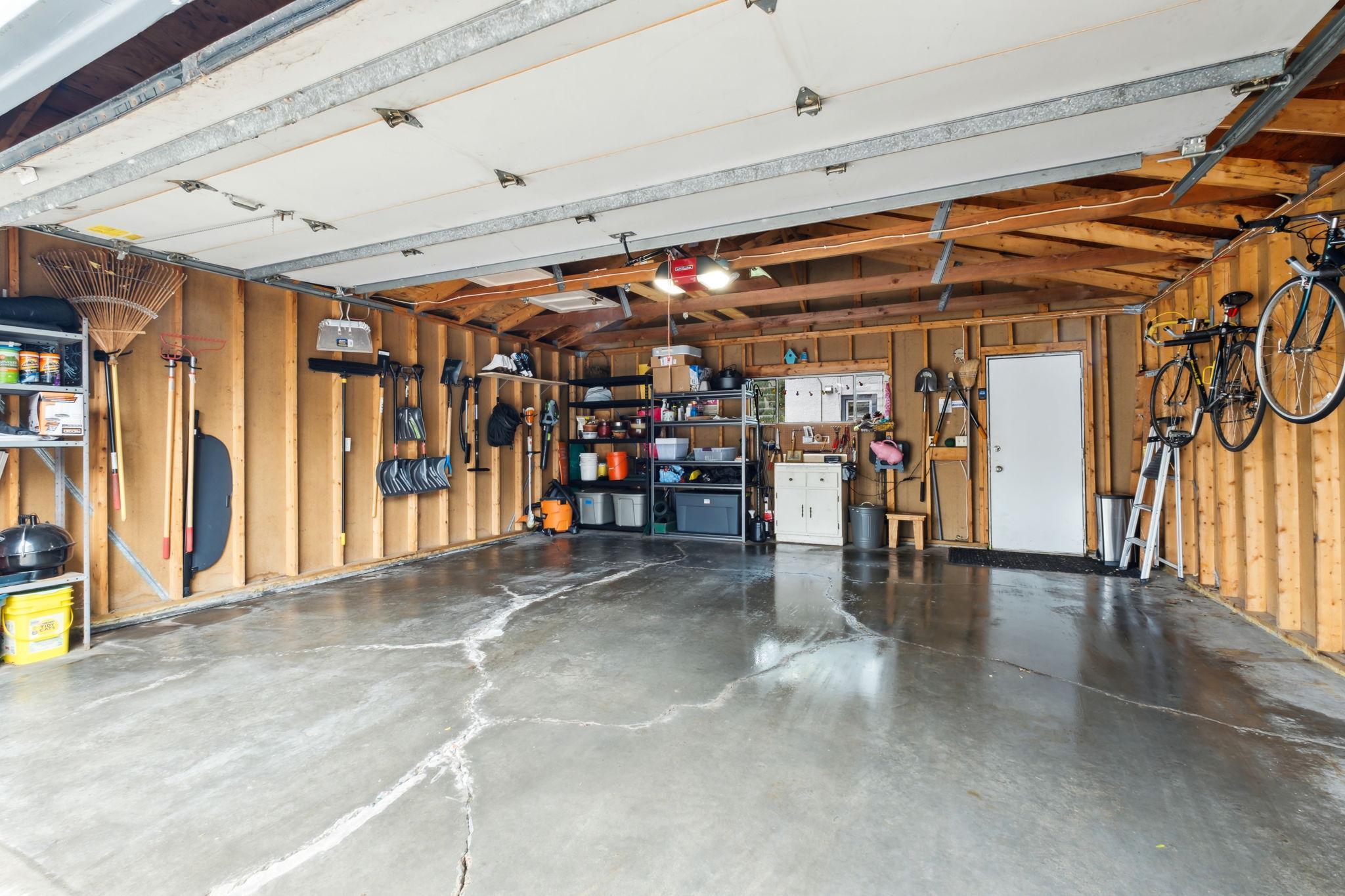 3739 Thomas Avenue N