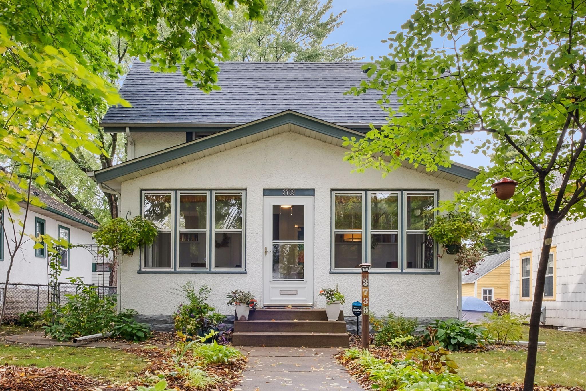 3739 Thomas Avenue N