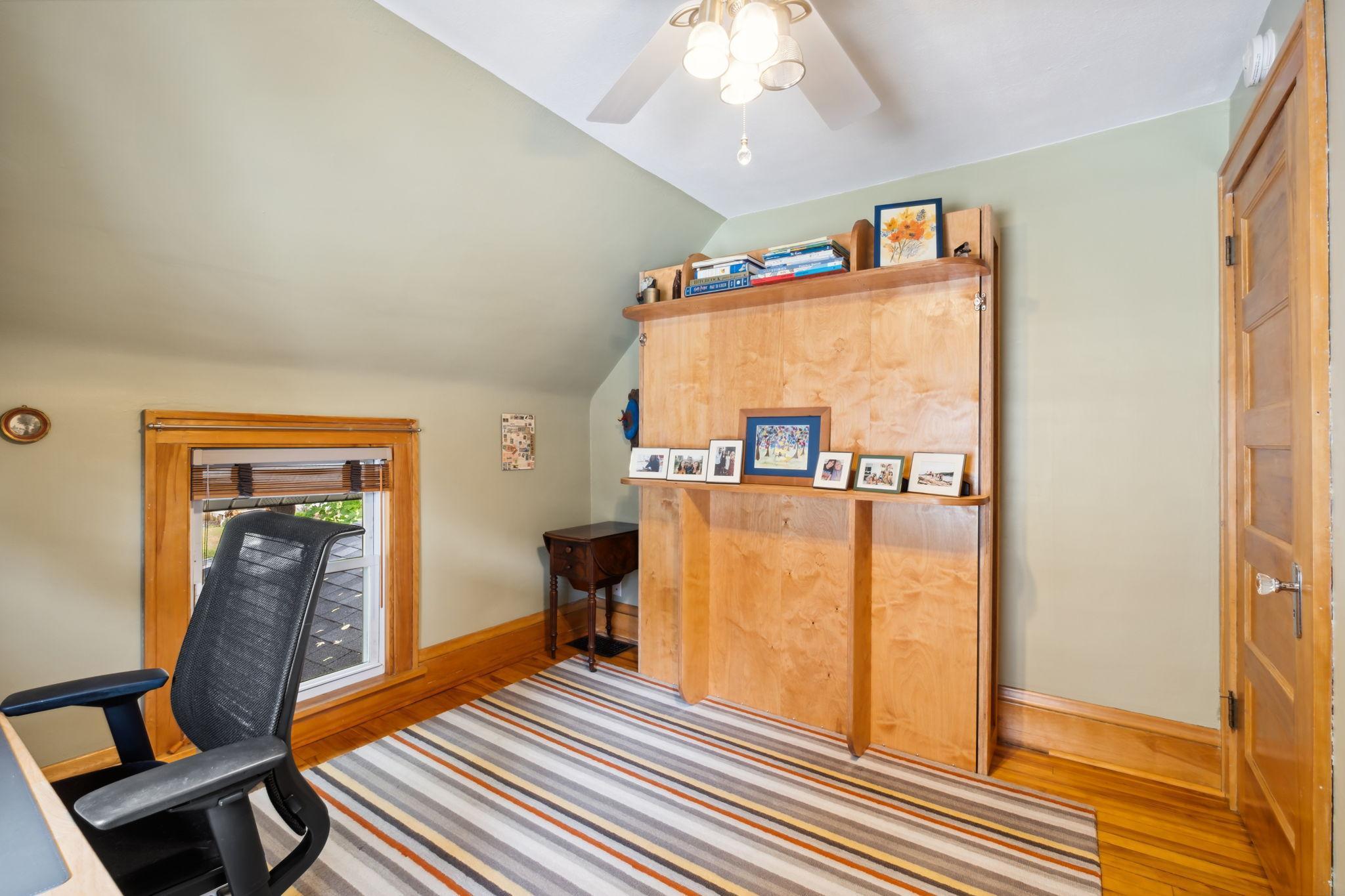 3739 Thomas Avenue N