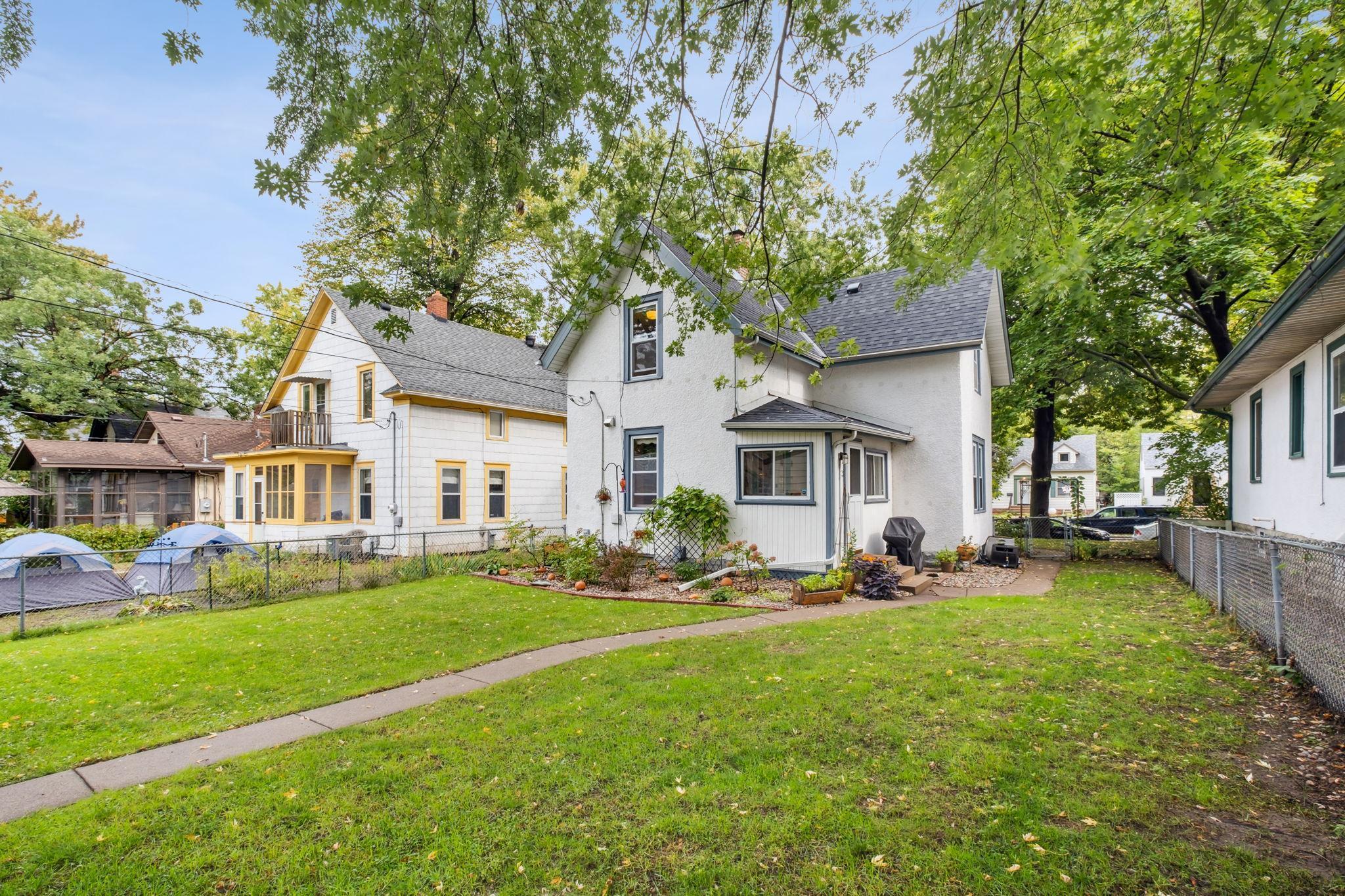 3739 Thomas Avenue N