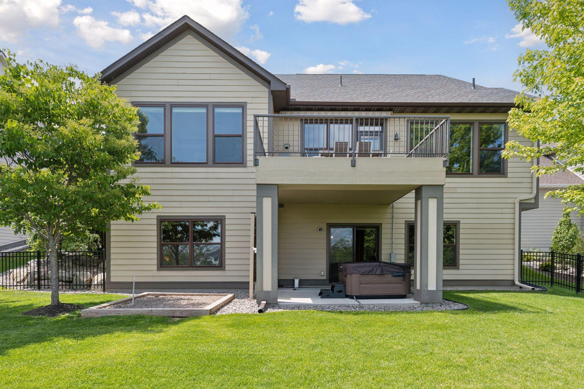 5290 Ranchview Lane N
