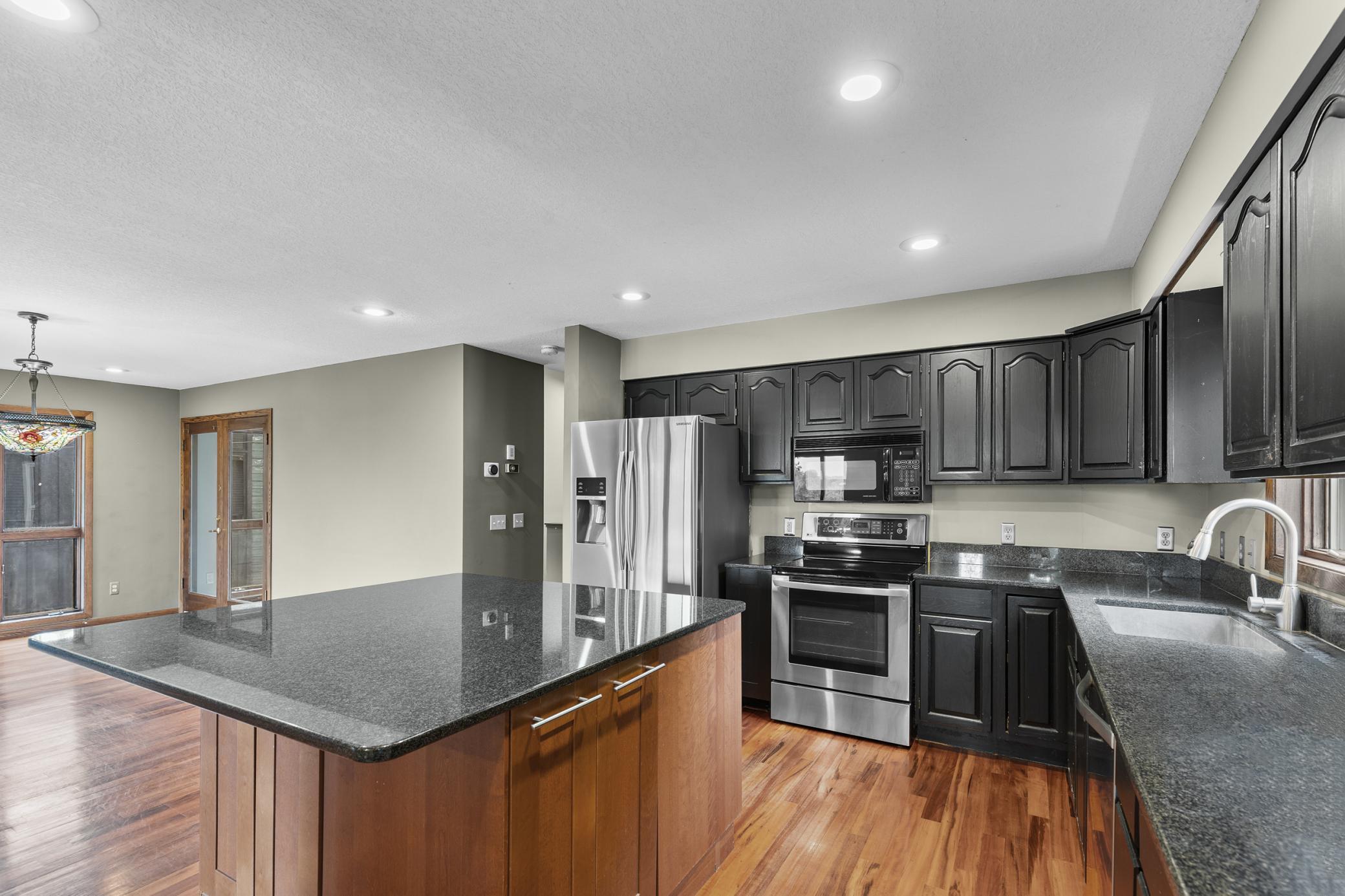 1601 W Medicine Lake Drive