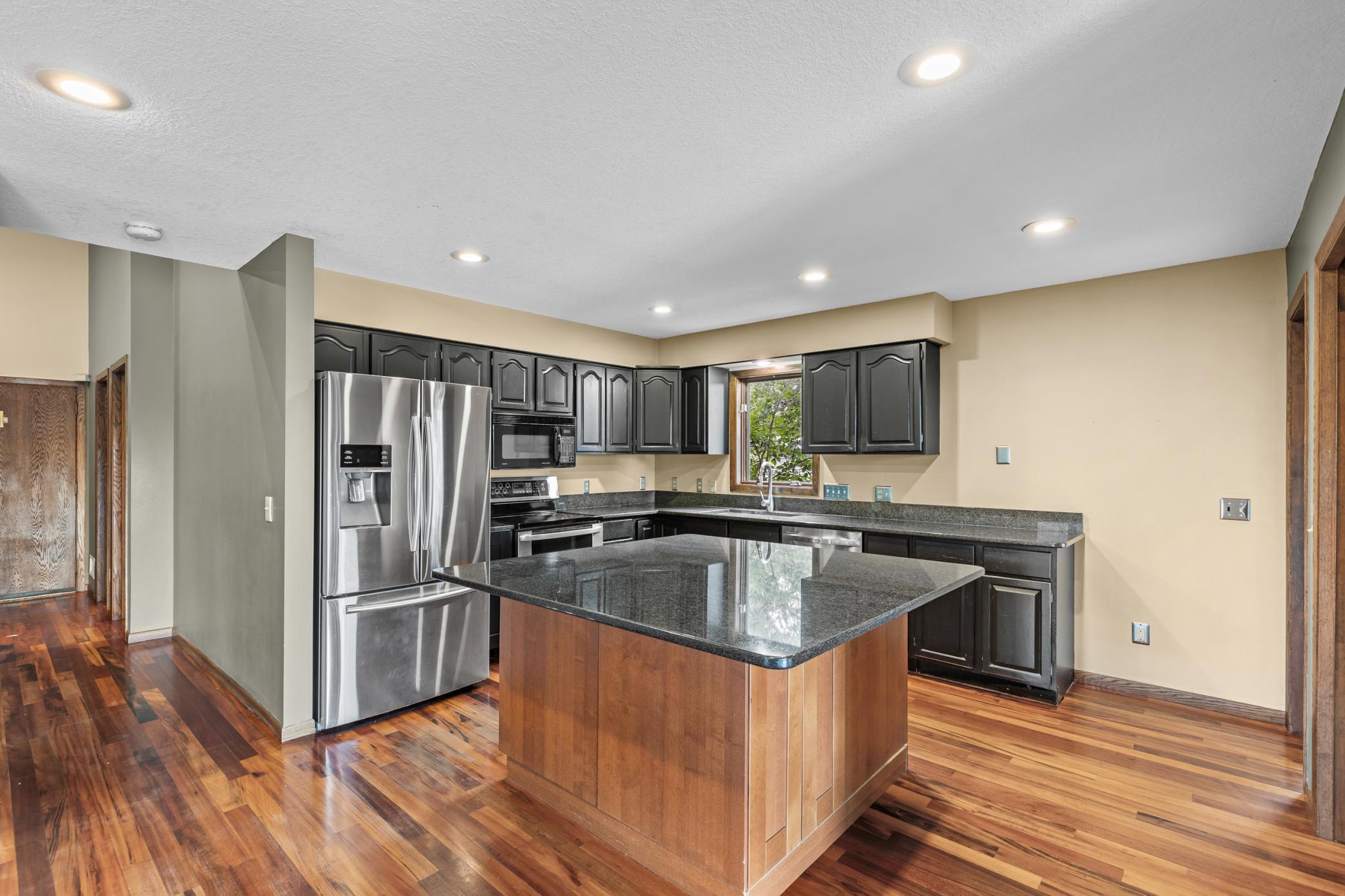 1601 W Medicine Lake Drive