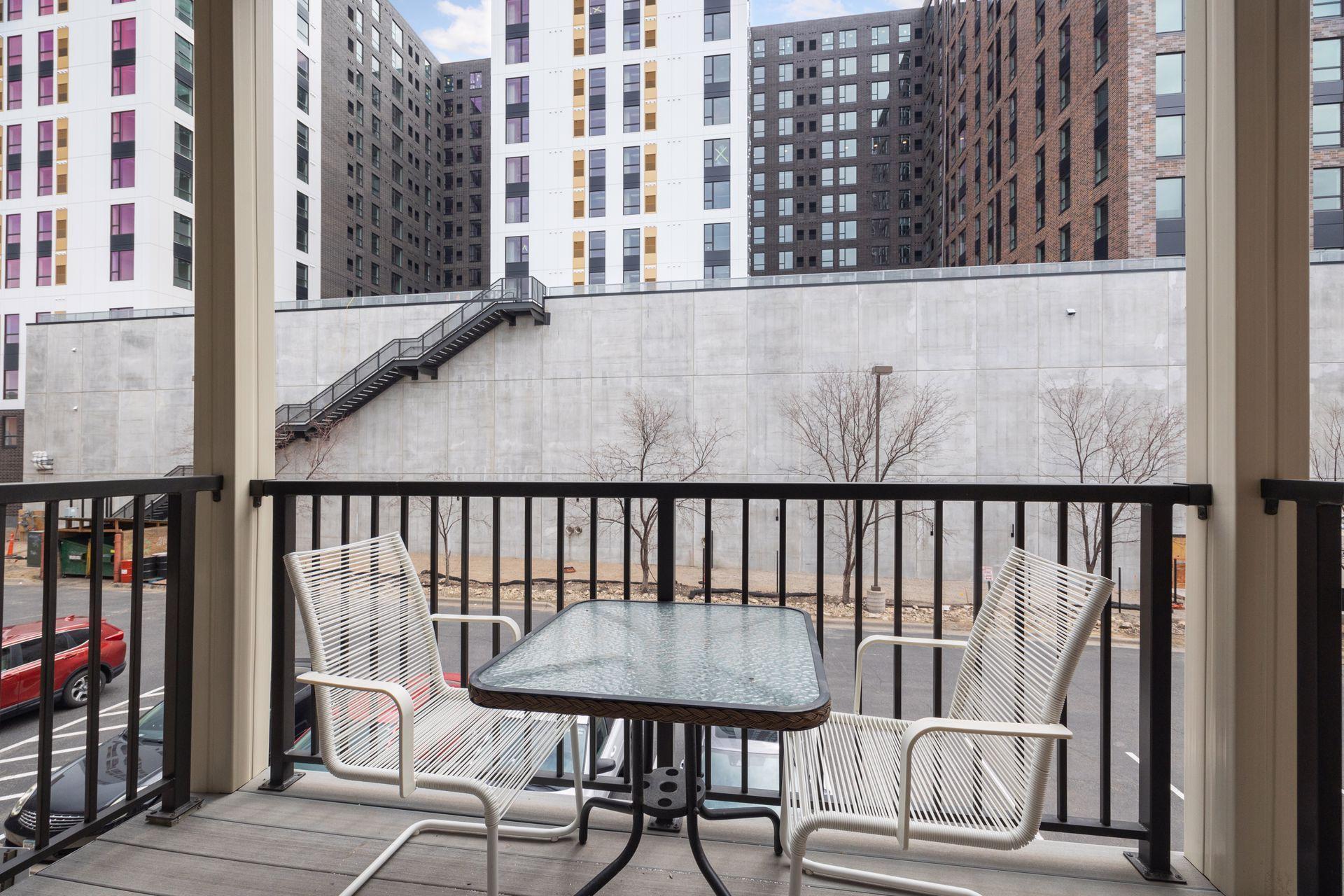 2600 University Avenue SE Unit: 204