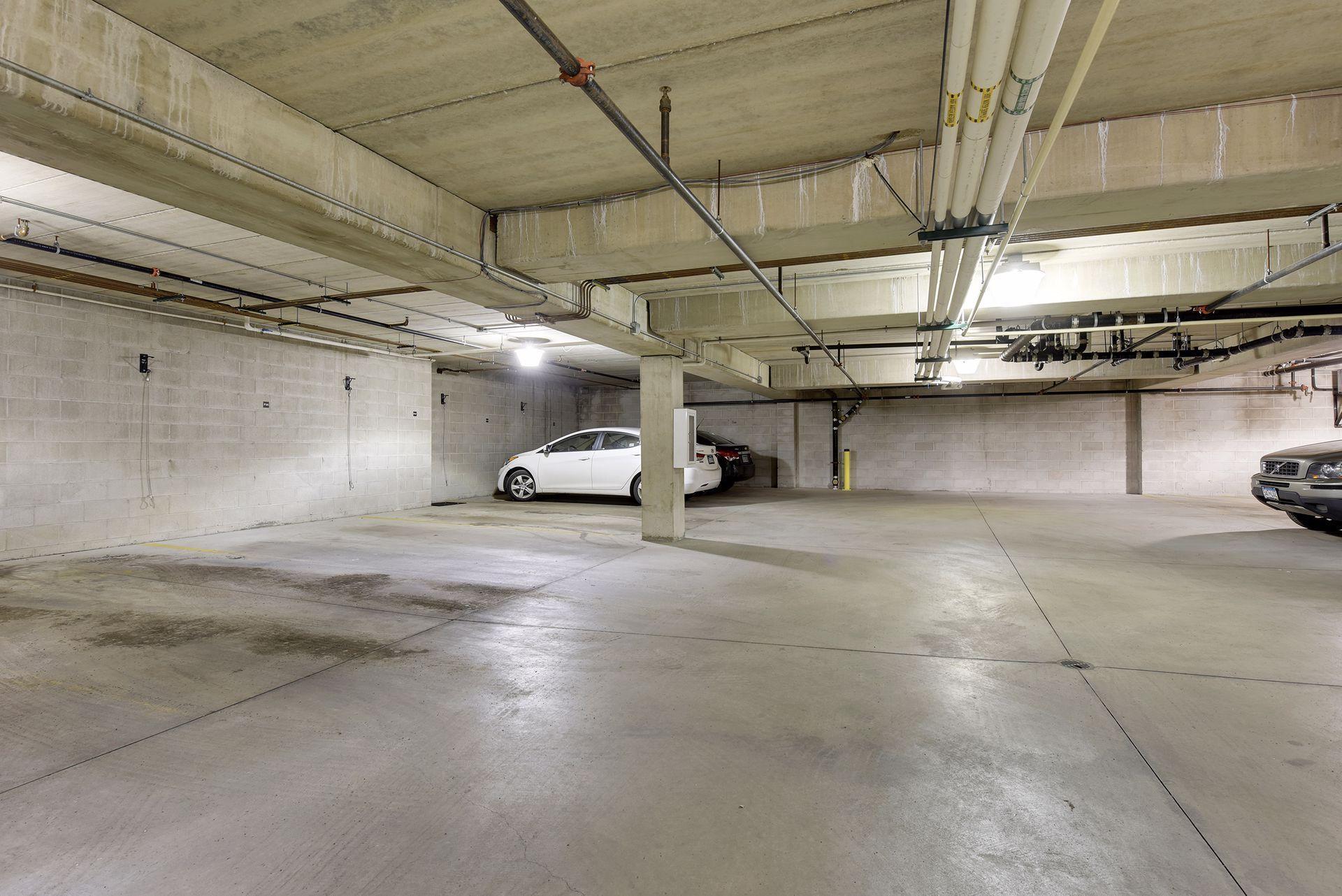 2600 University Avenue SE Unit: 204