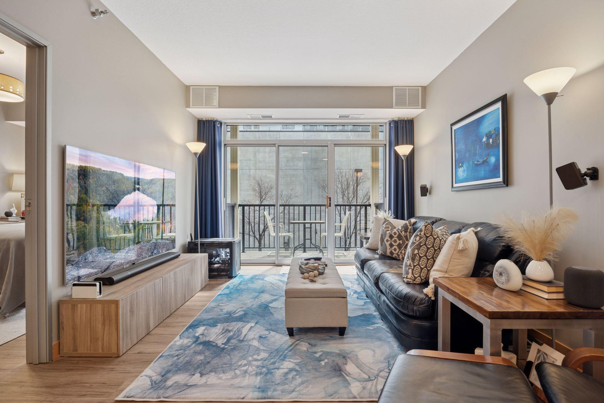 2600 University Avenue SE Unit: 204