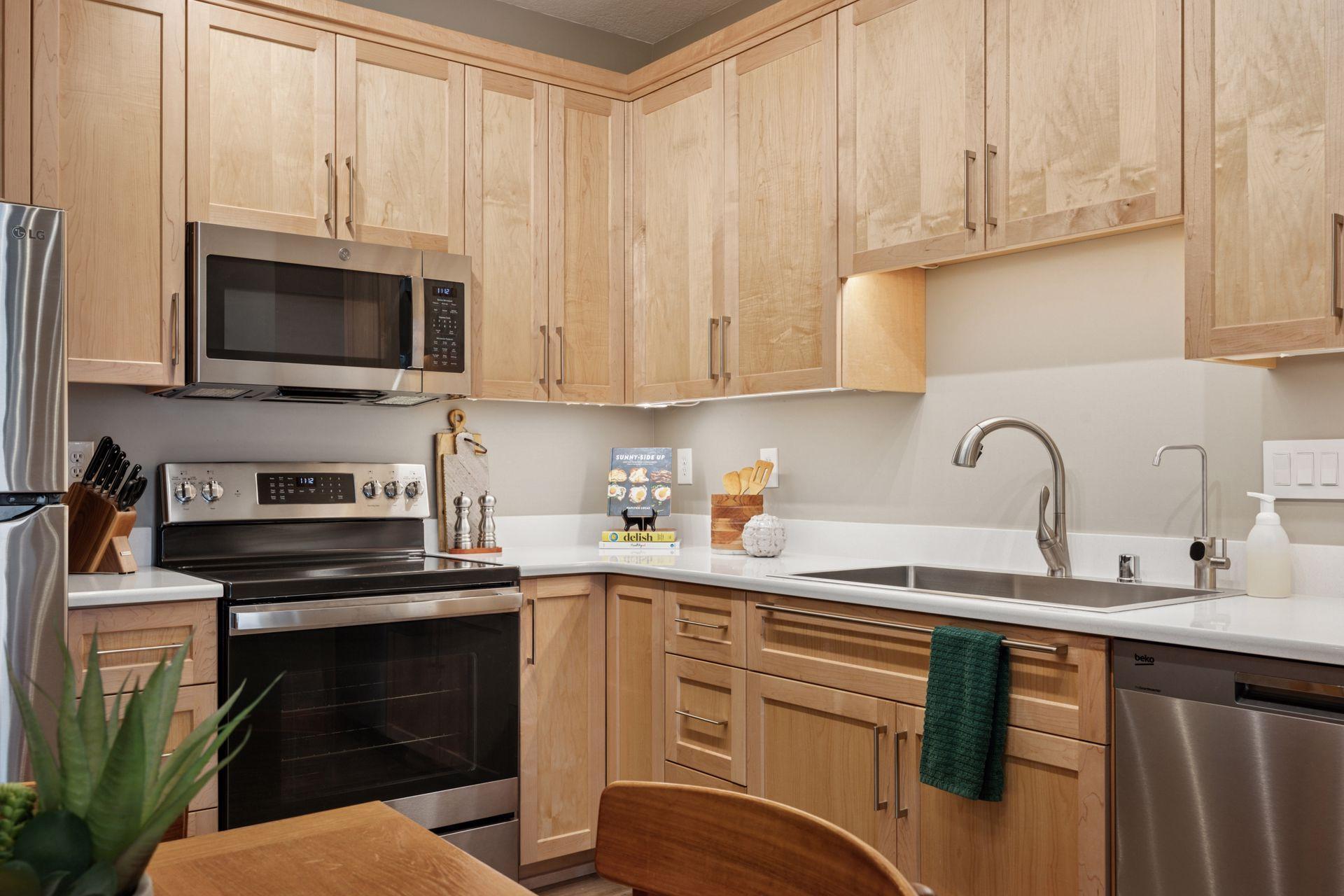 2600 University Avenue SE Unit: 204