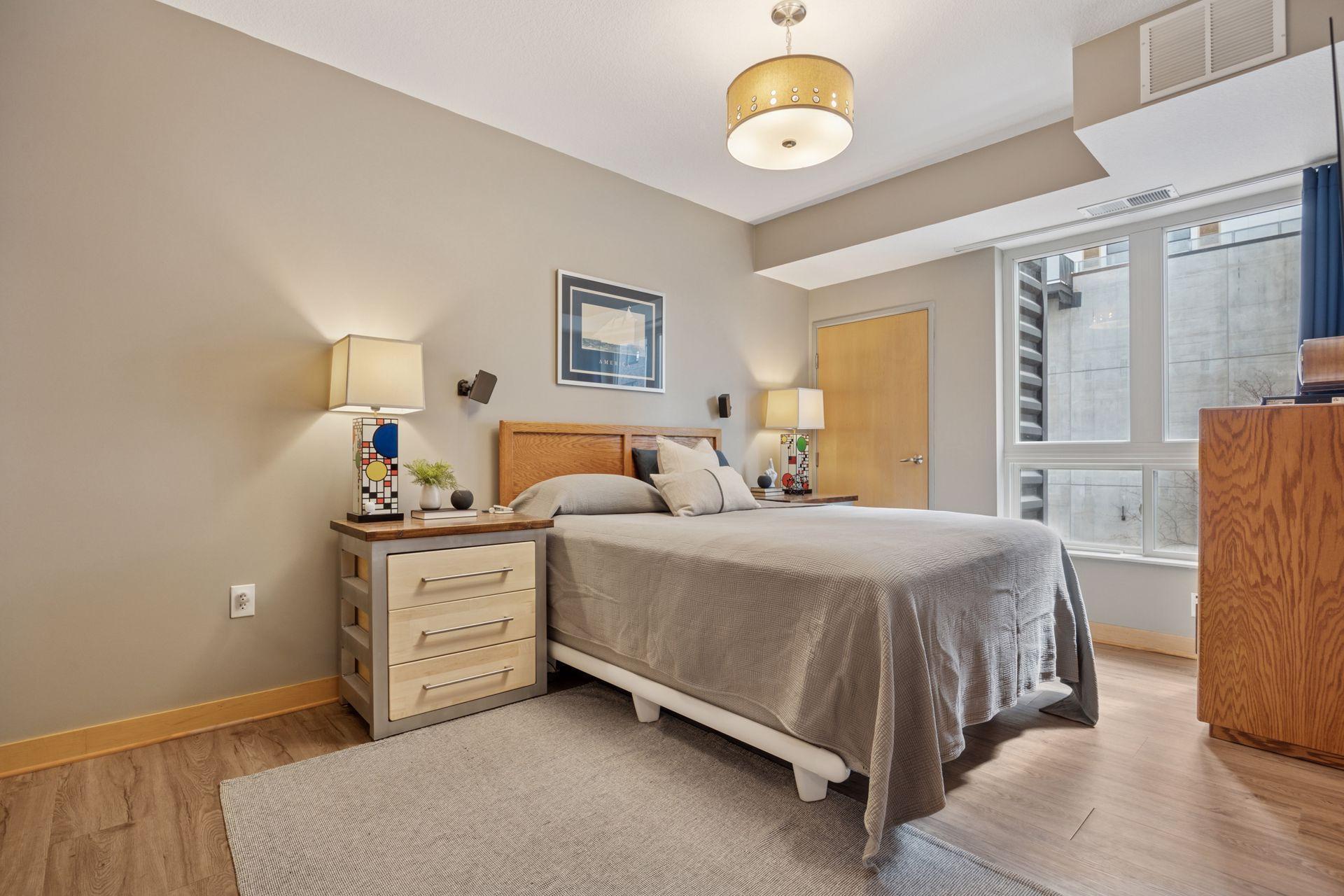 2600 University Avenue SE Unit: 204