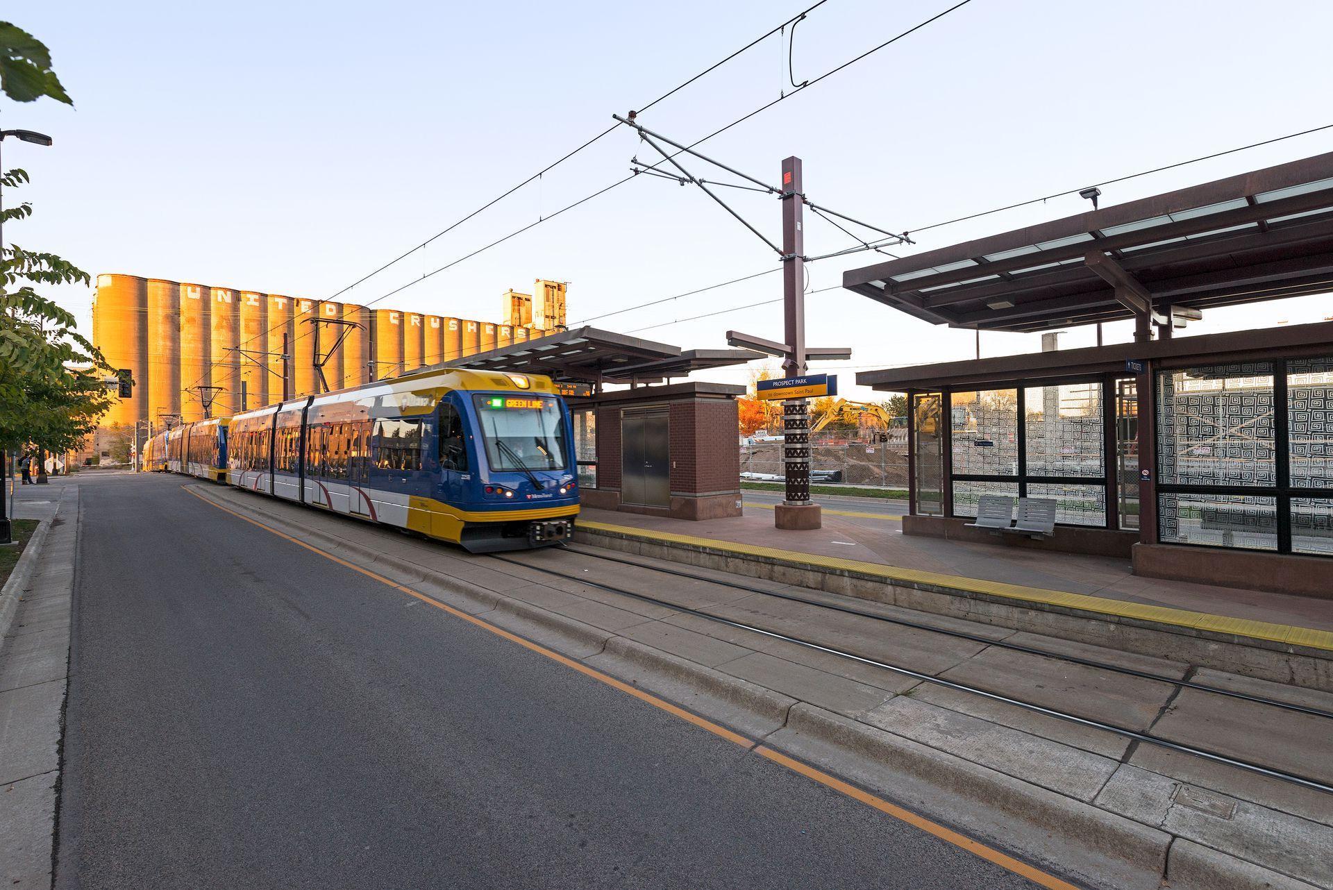 2600 University Avenue SE Unit: 204