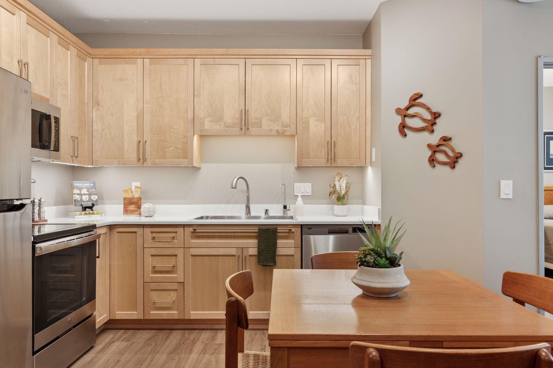 2600 University Avenue SE Unit: 204