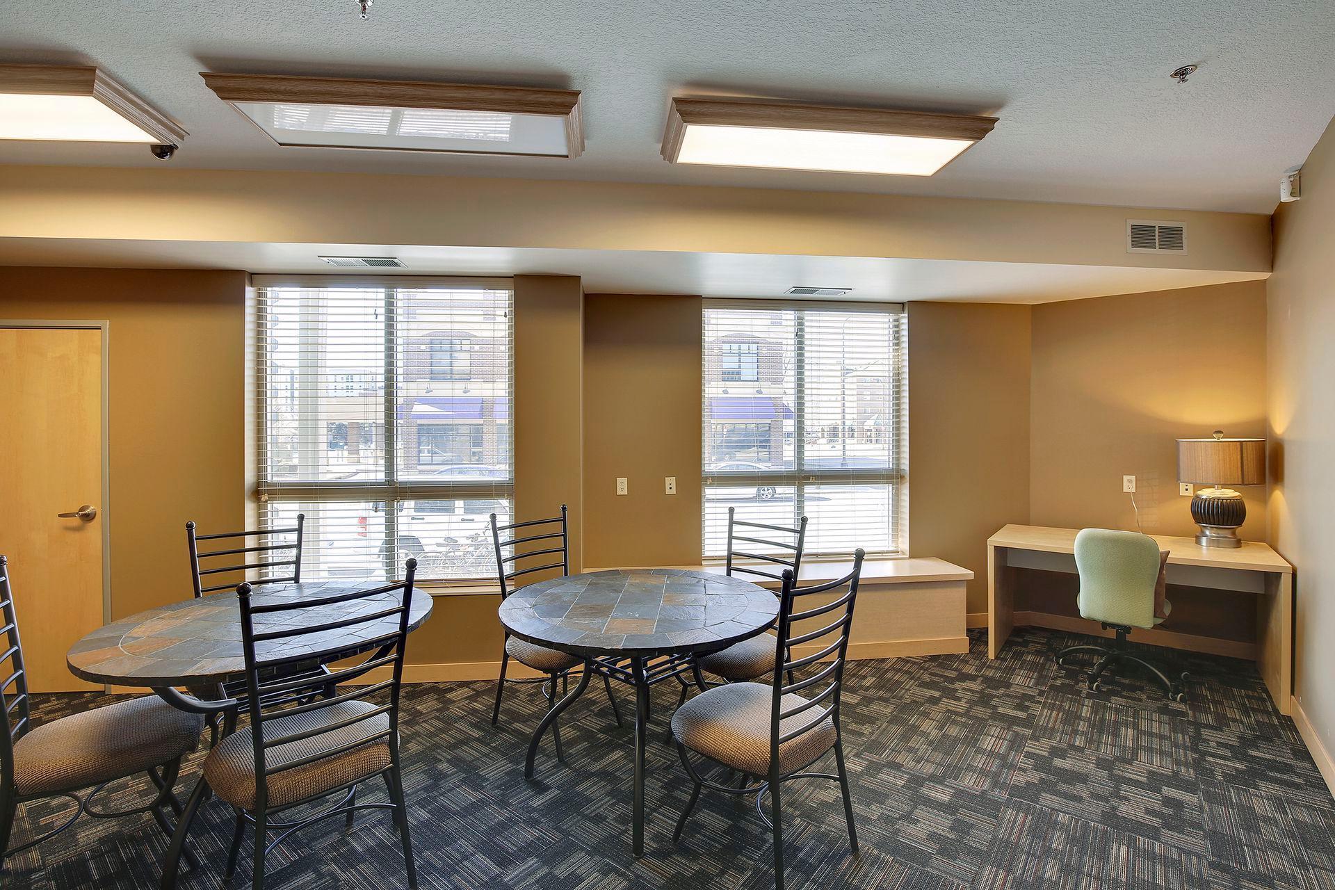 2600 University Avenue SE Unit: 204