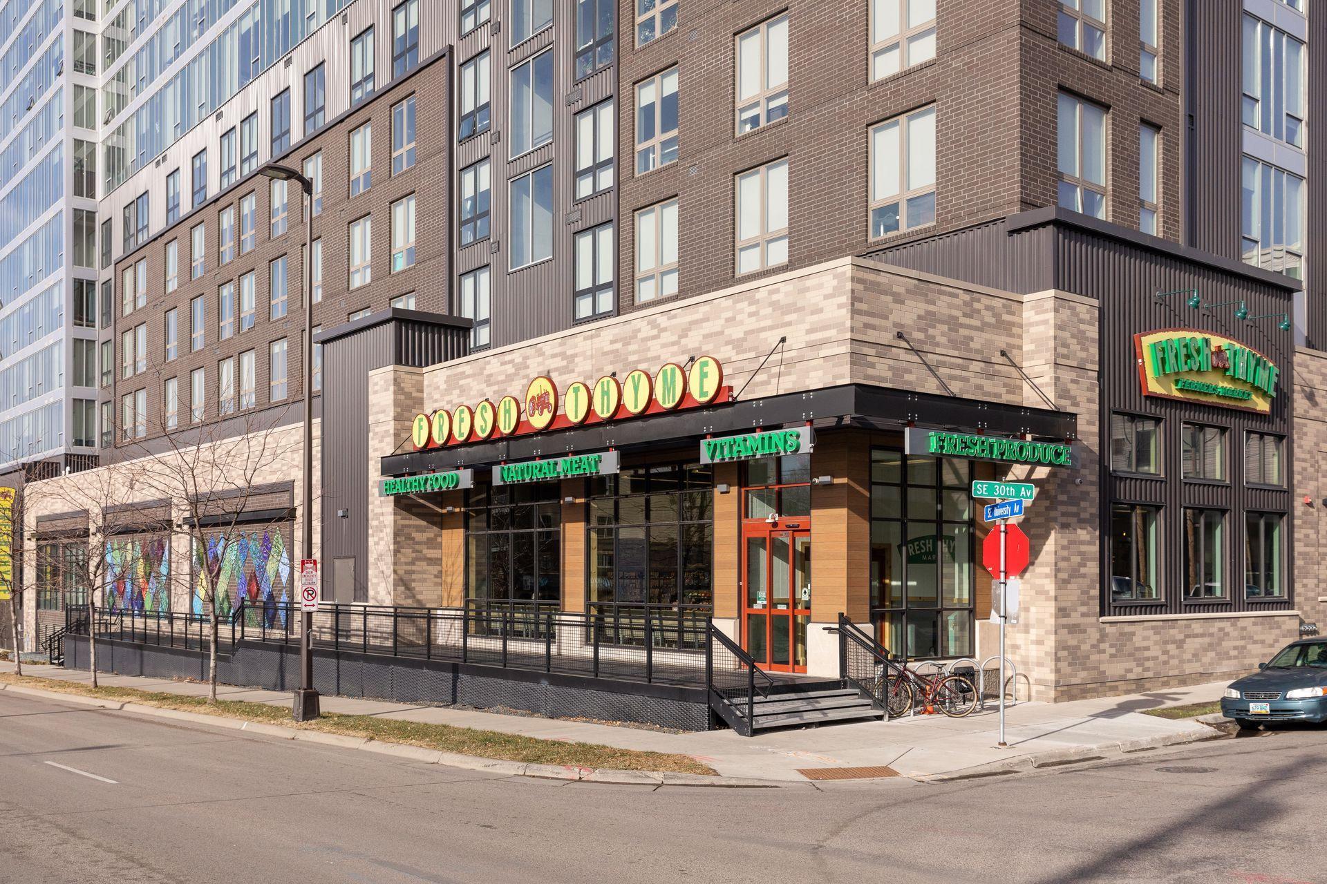 2600 University Avenue SE Unit: 204