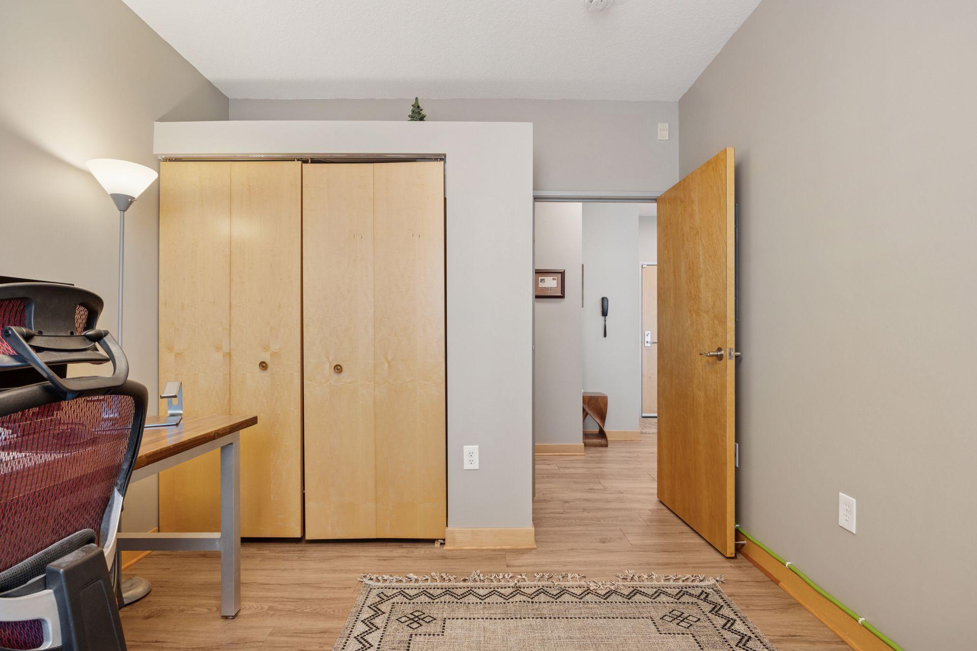 2600 University Avenue SE Unit: 204