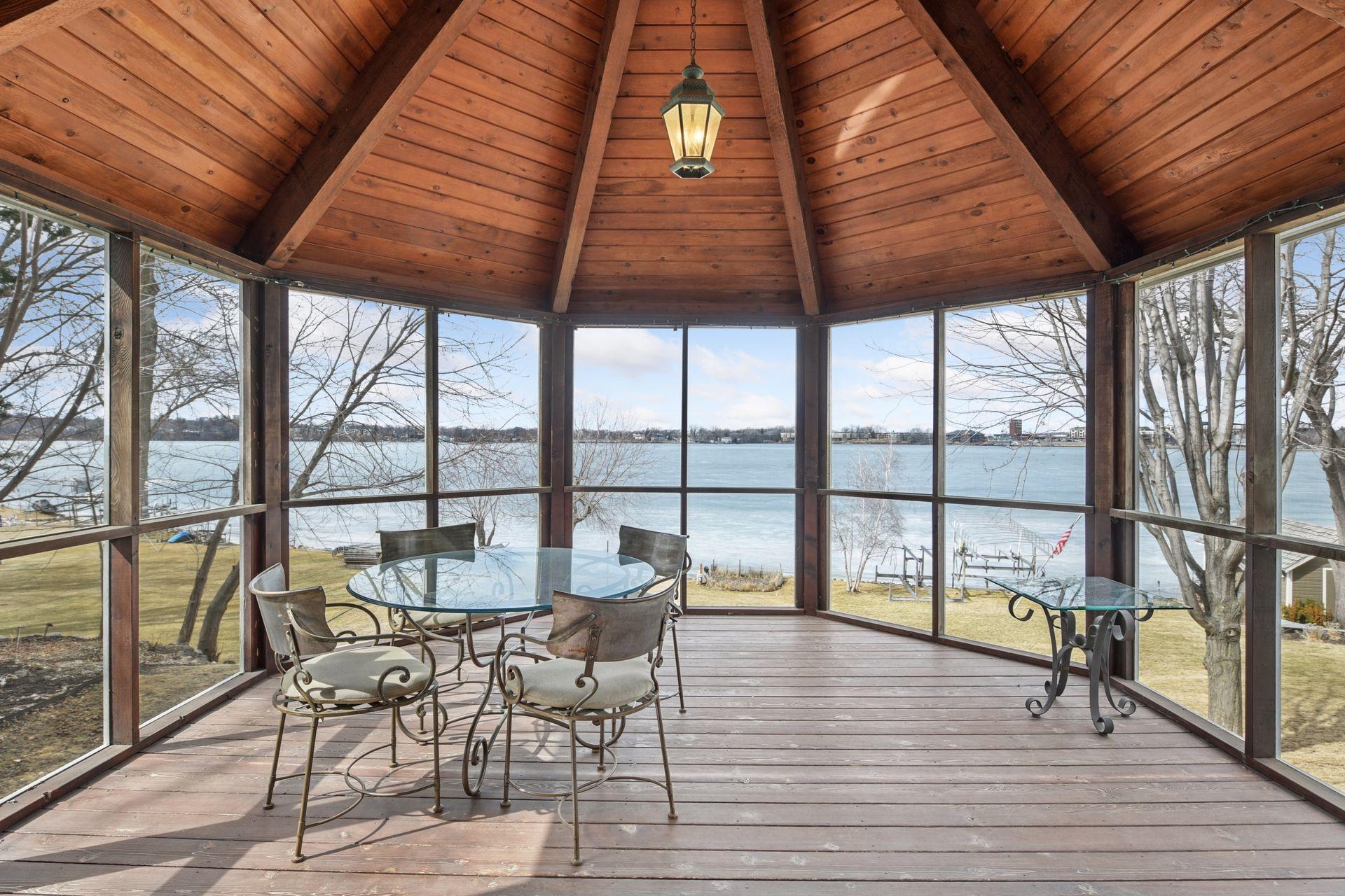 2765 Casco Point Road