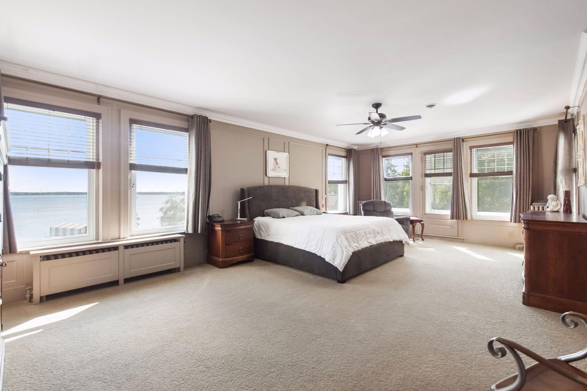 1305 Shoreline Drive