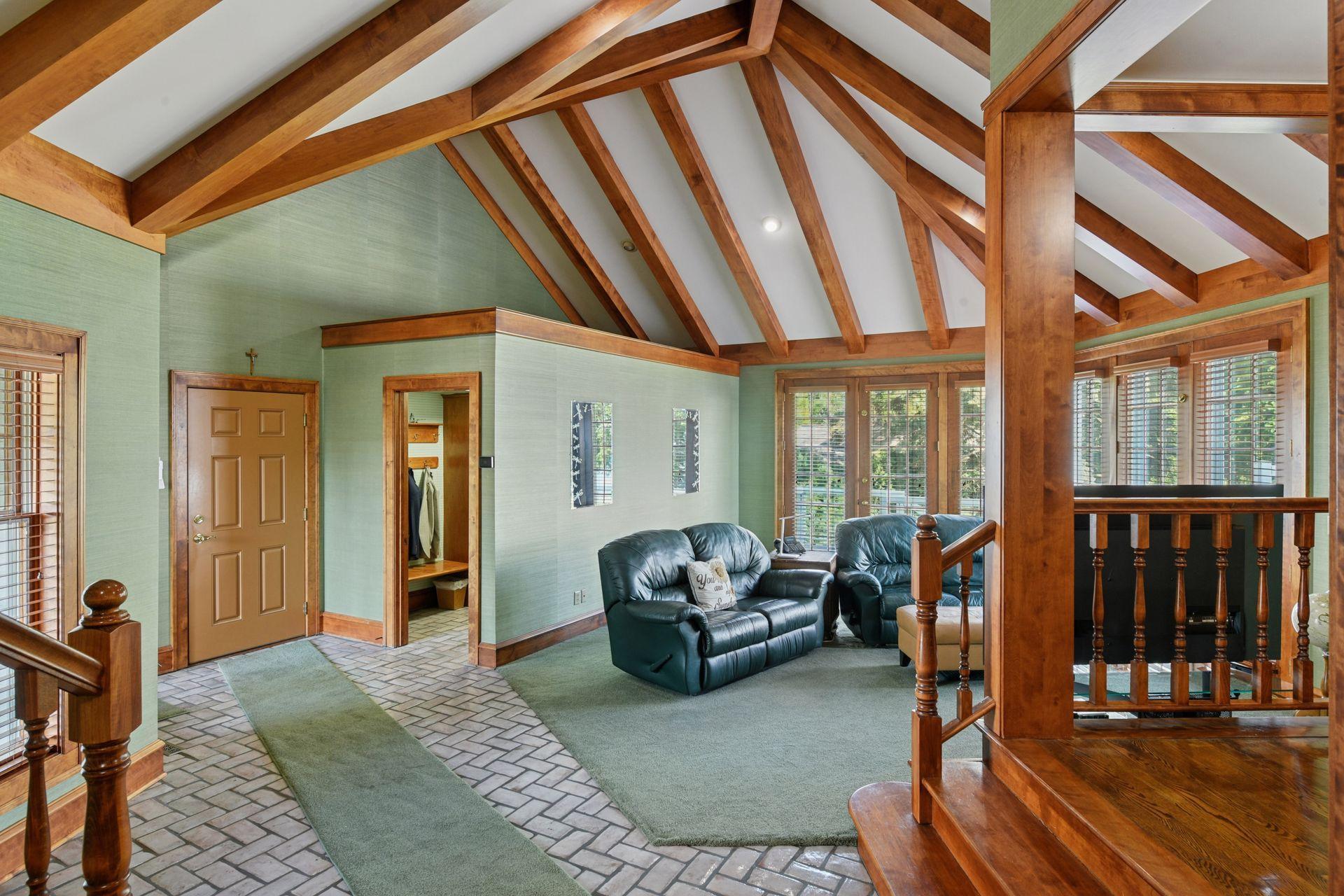 1305 Shoreline Drive