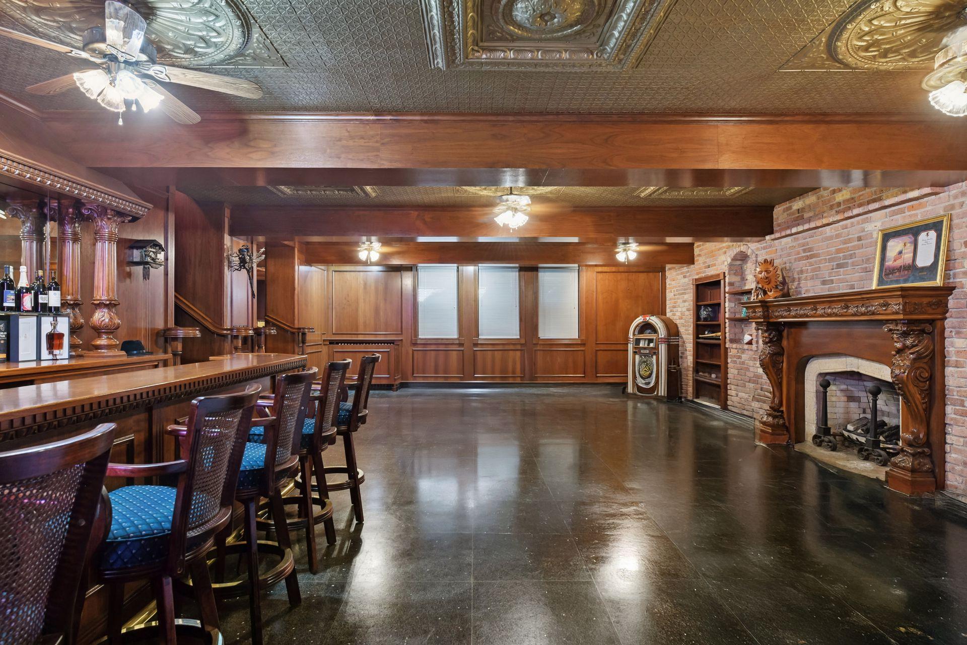 1305 Shoreline Drive