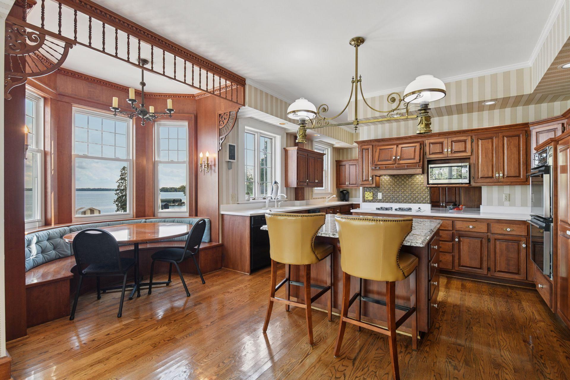 1305 Shoreline Drive