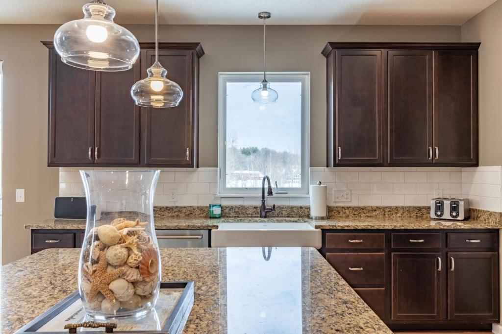 5592 Orchard Cove