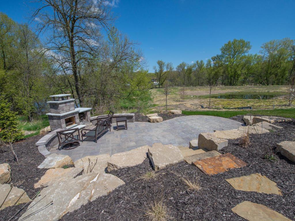5592 Orchard Cove