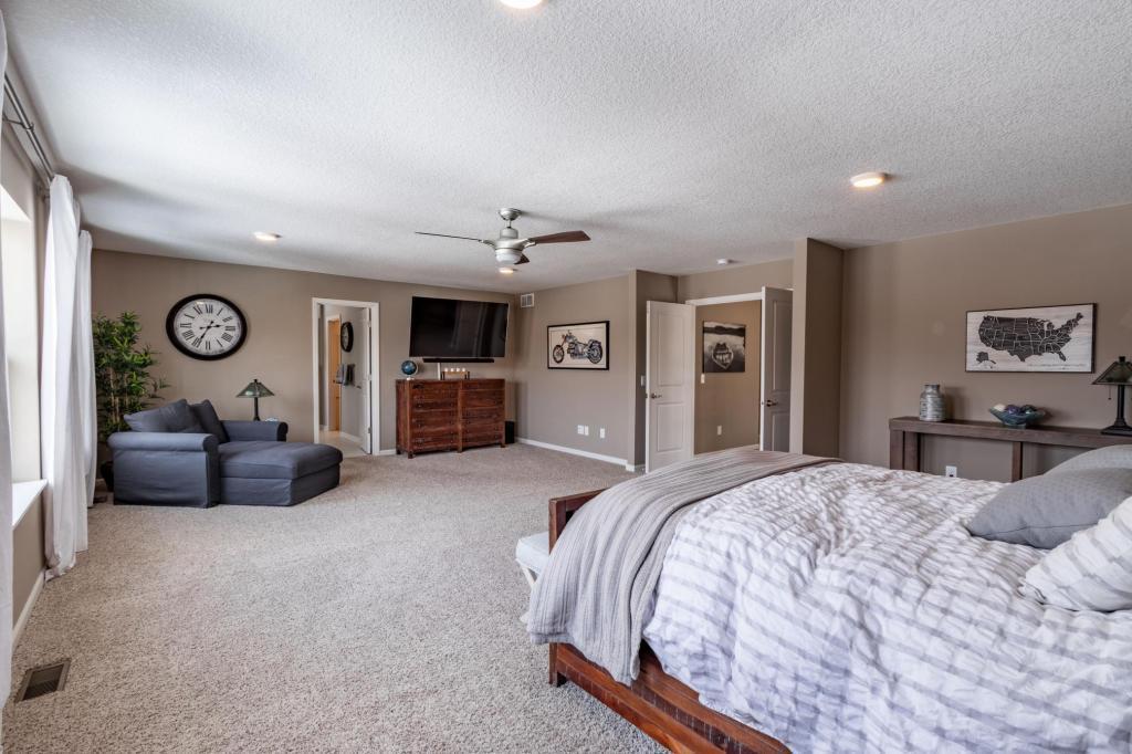 5592 Orchard Cove