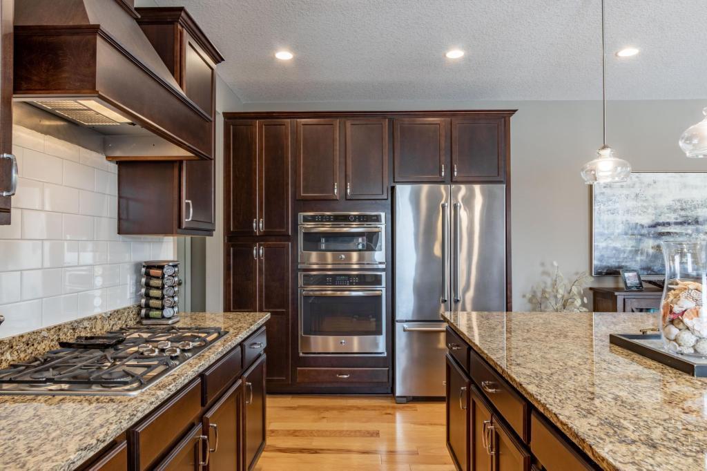 5592 Orchard Cove