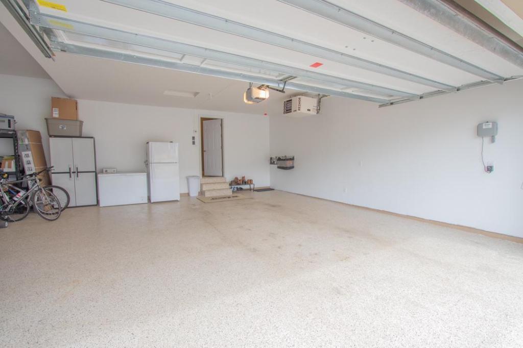 5592 Orchard Cove