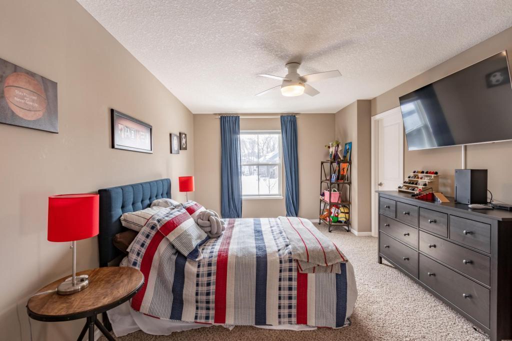 5592 Orchard Cove