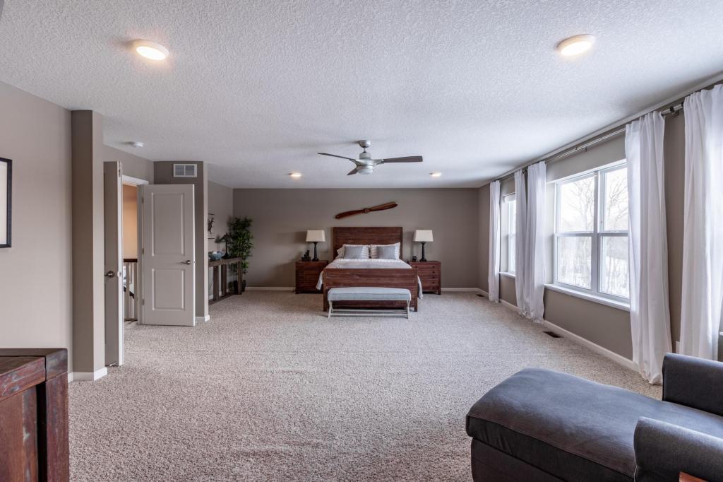 5592 Orchard Cove