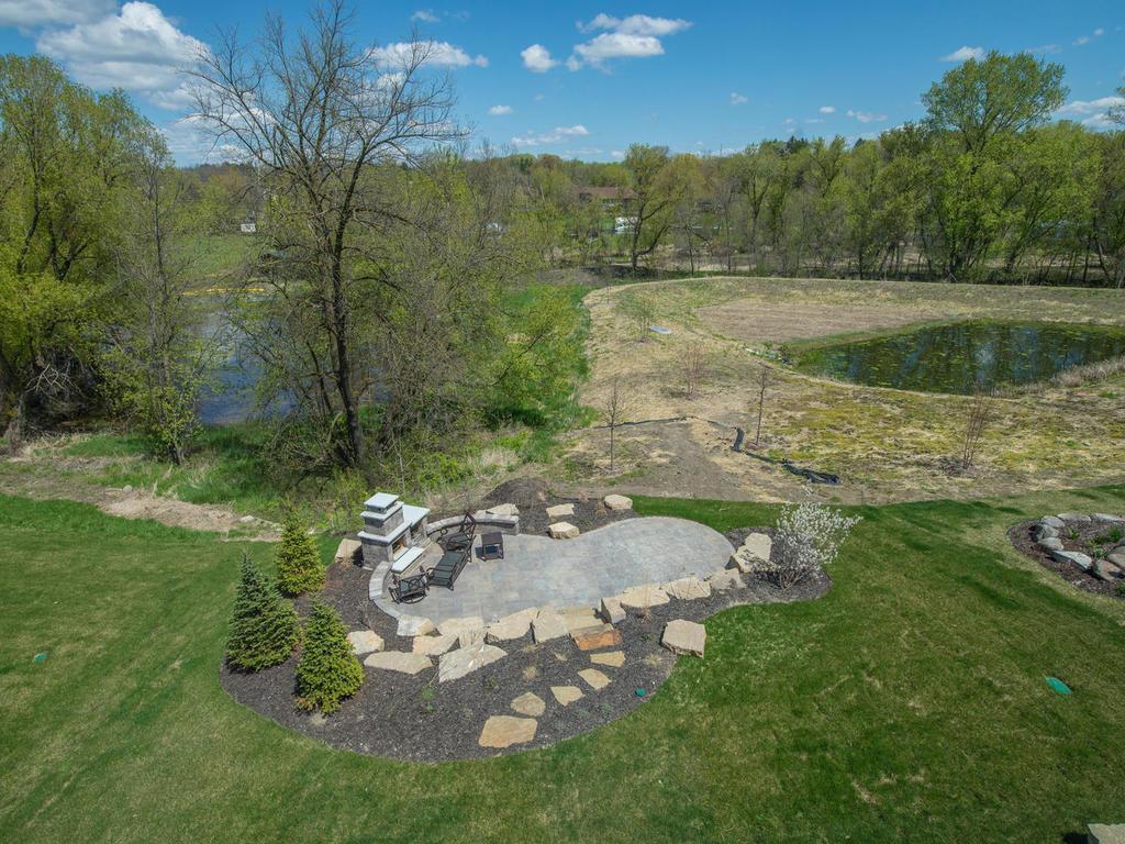 5592 Orchard Cove